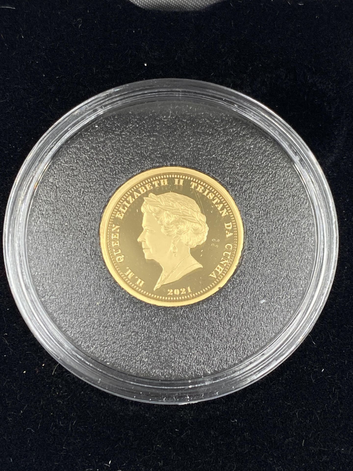 Jubilee Mint 2021 22ct gold proof half laurel coin - Image 3 of 4