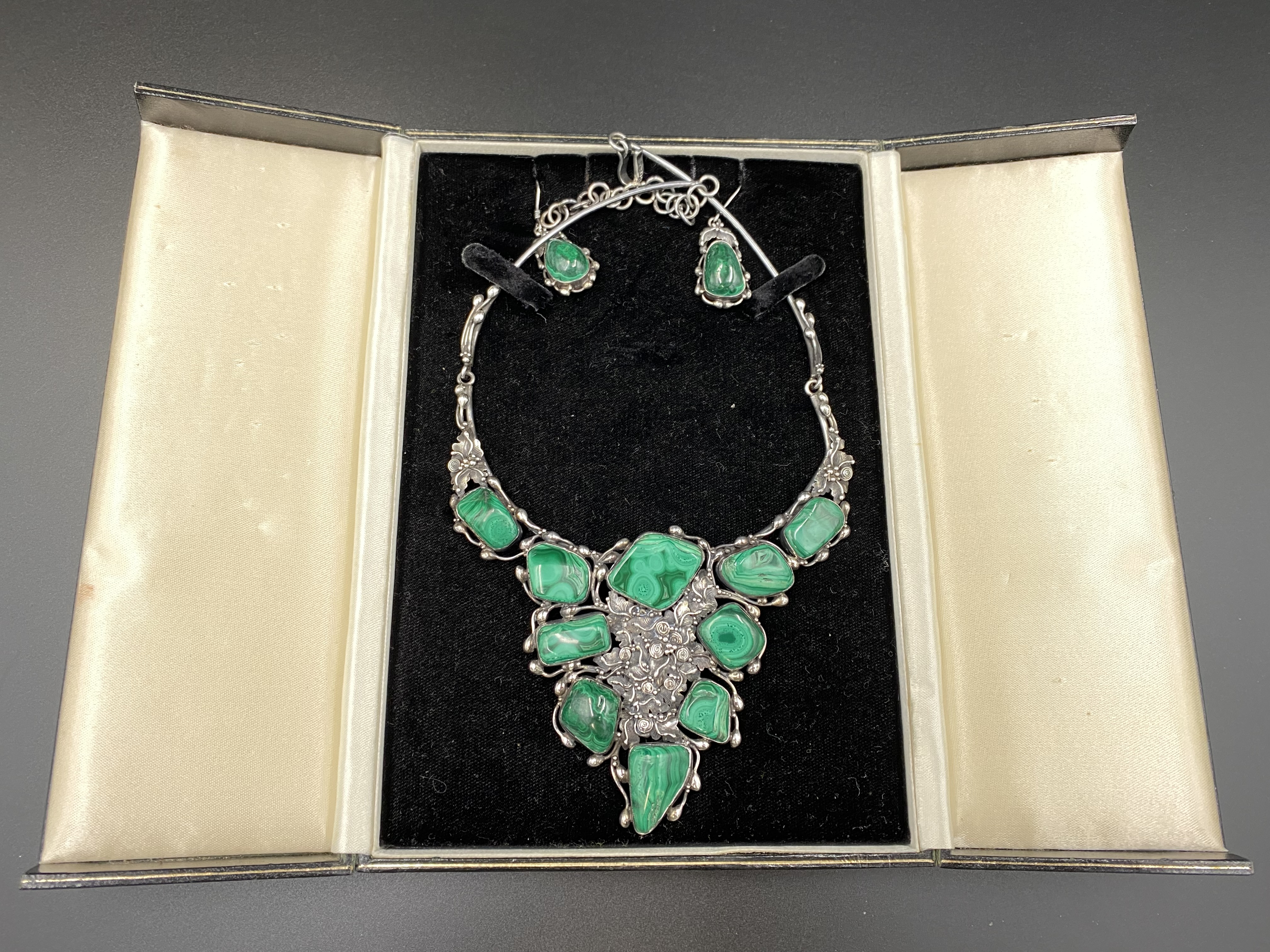 Silver and malachite necklace and earring set