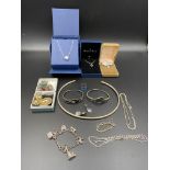 Quantity of silver and other jewellery