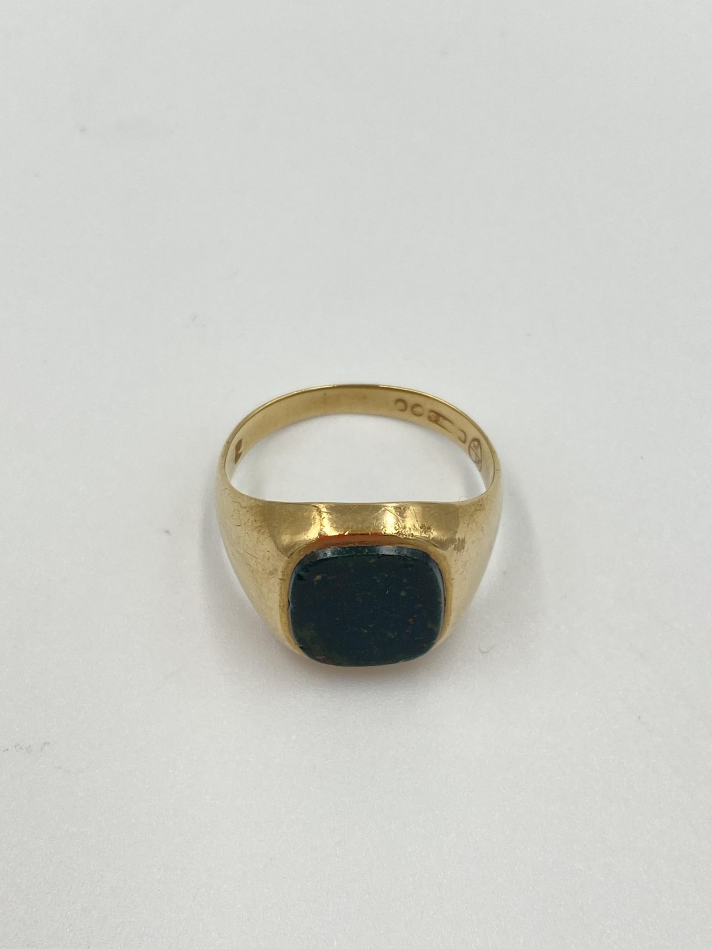 9ct gold and agate ring - Image 2 of 5