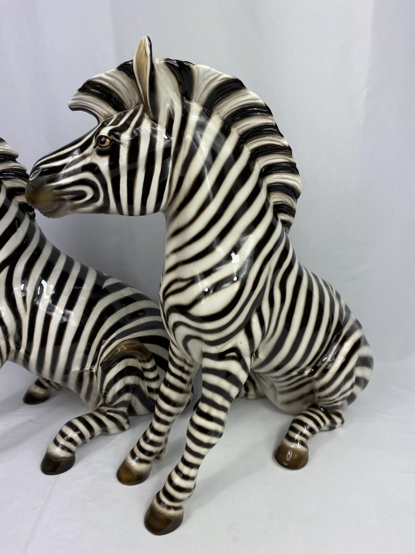 A pair of Italian ceramic zebras - Image 3 of 6