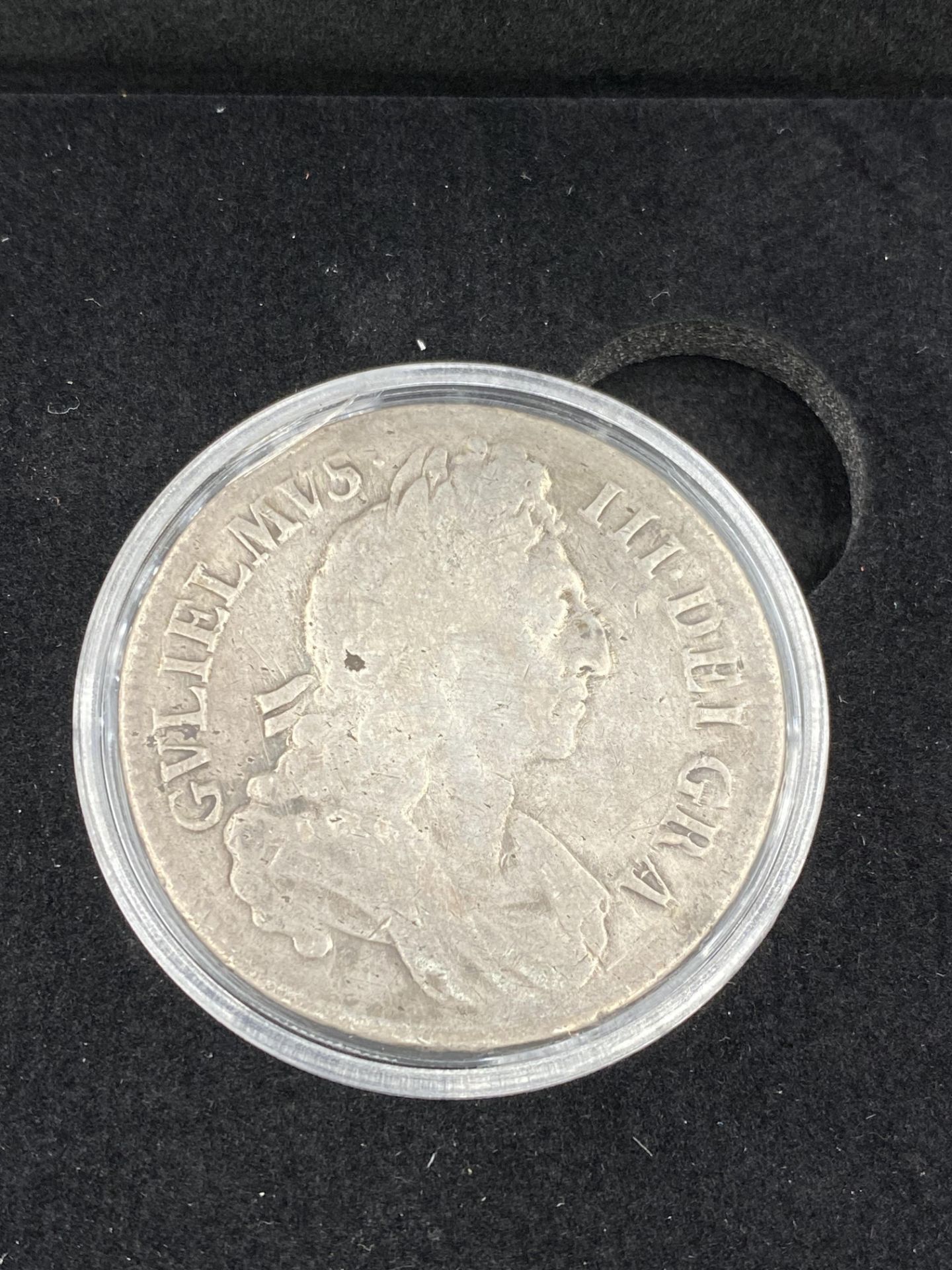 William III silver crown, 1696, boxed with Westminster certificate of authenticity - Image 3 of 3