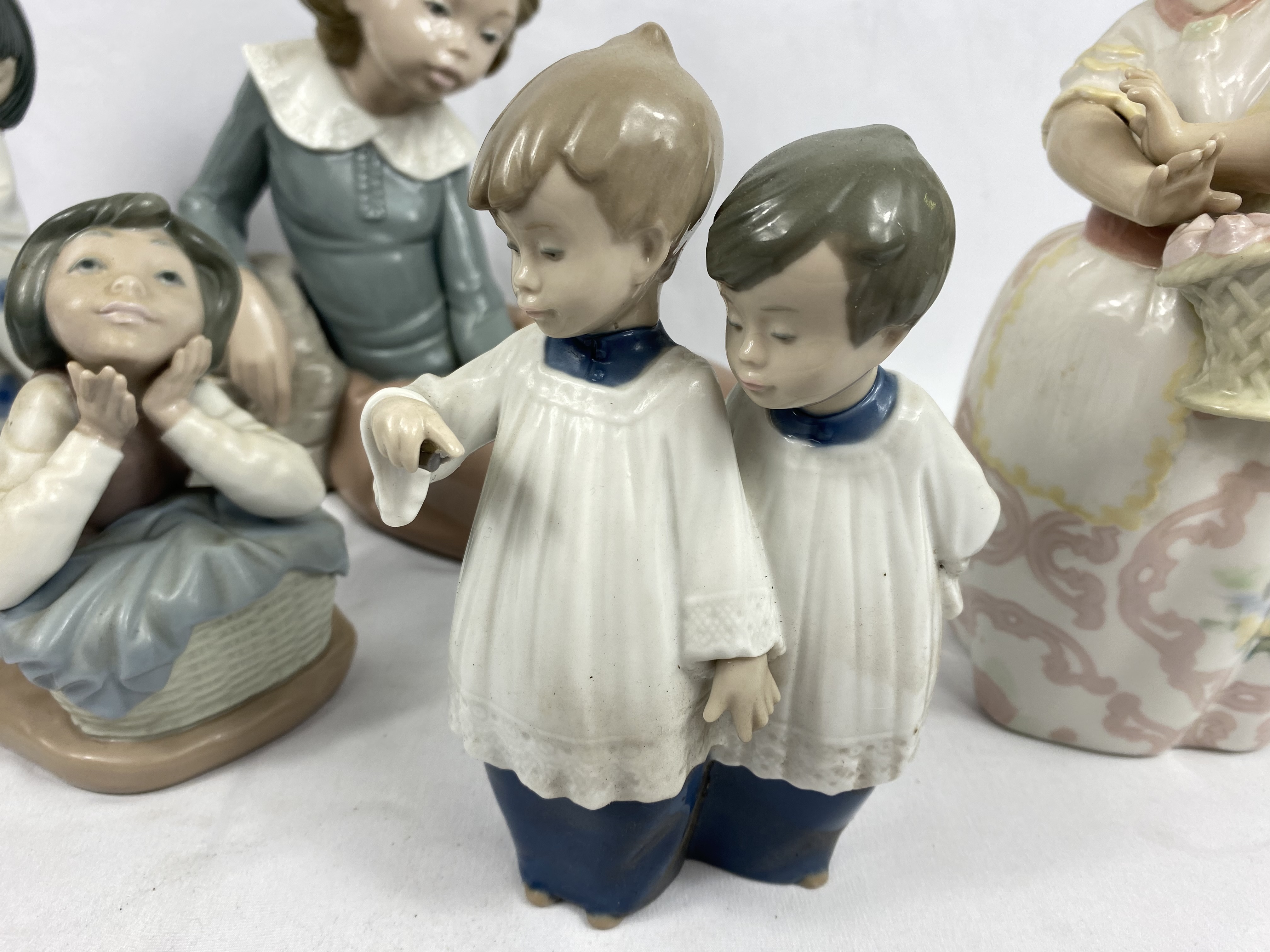 Three nao figurines, a Lladro figurine and one other - Image 5 of 6