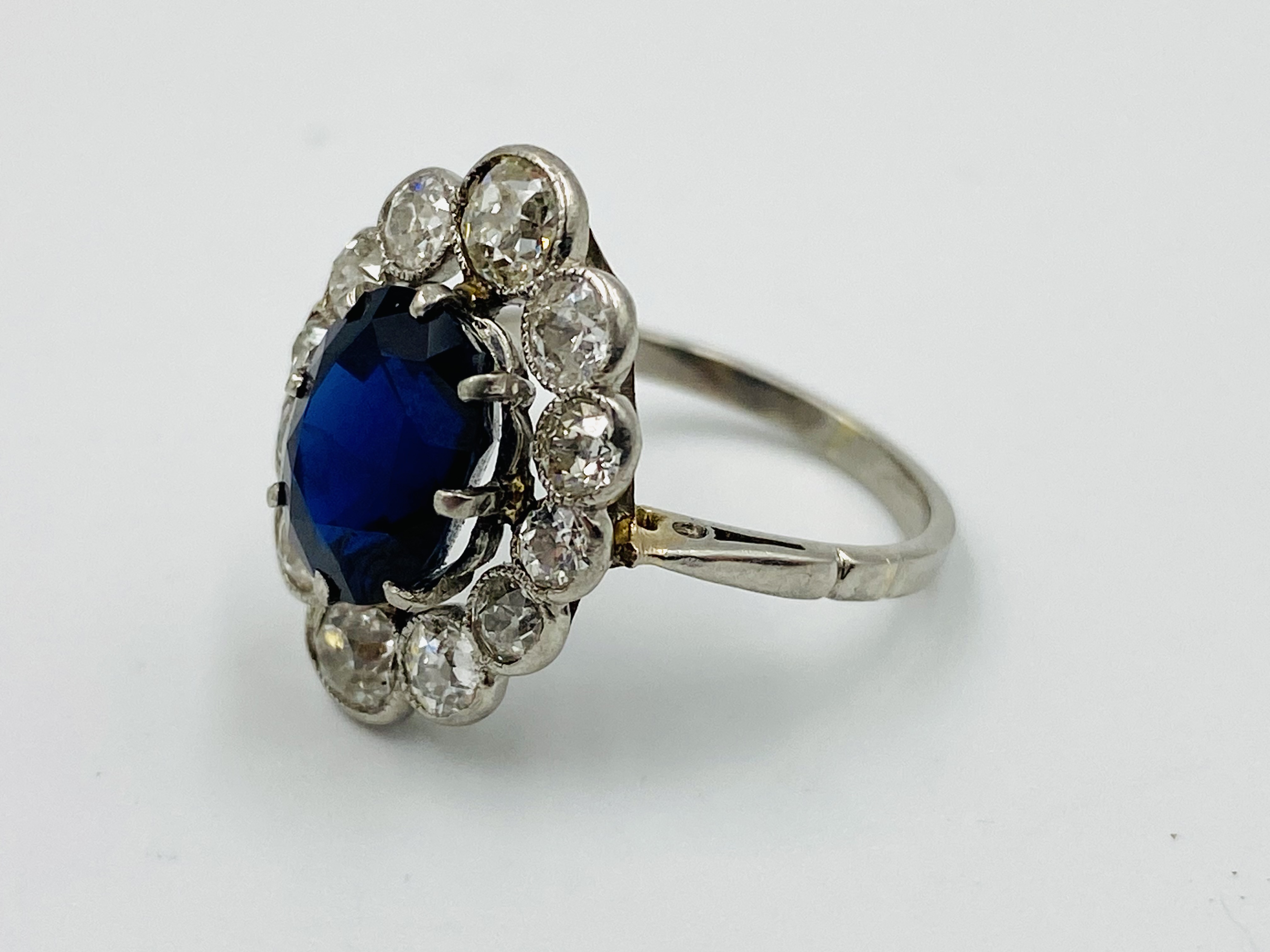 1920's platinum, sapphire and diamond ring - Image 2 of 4
