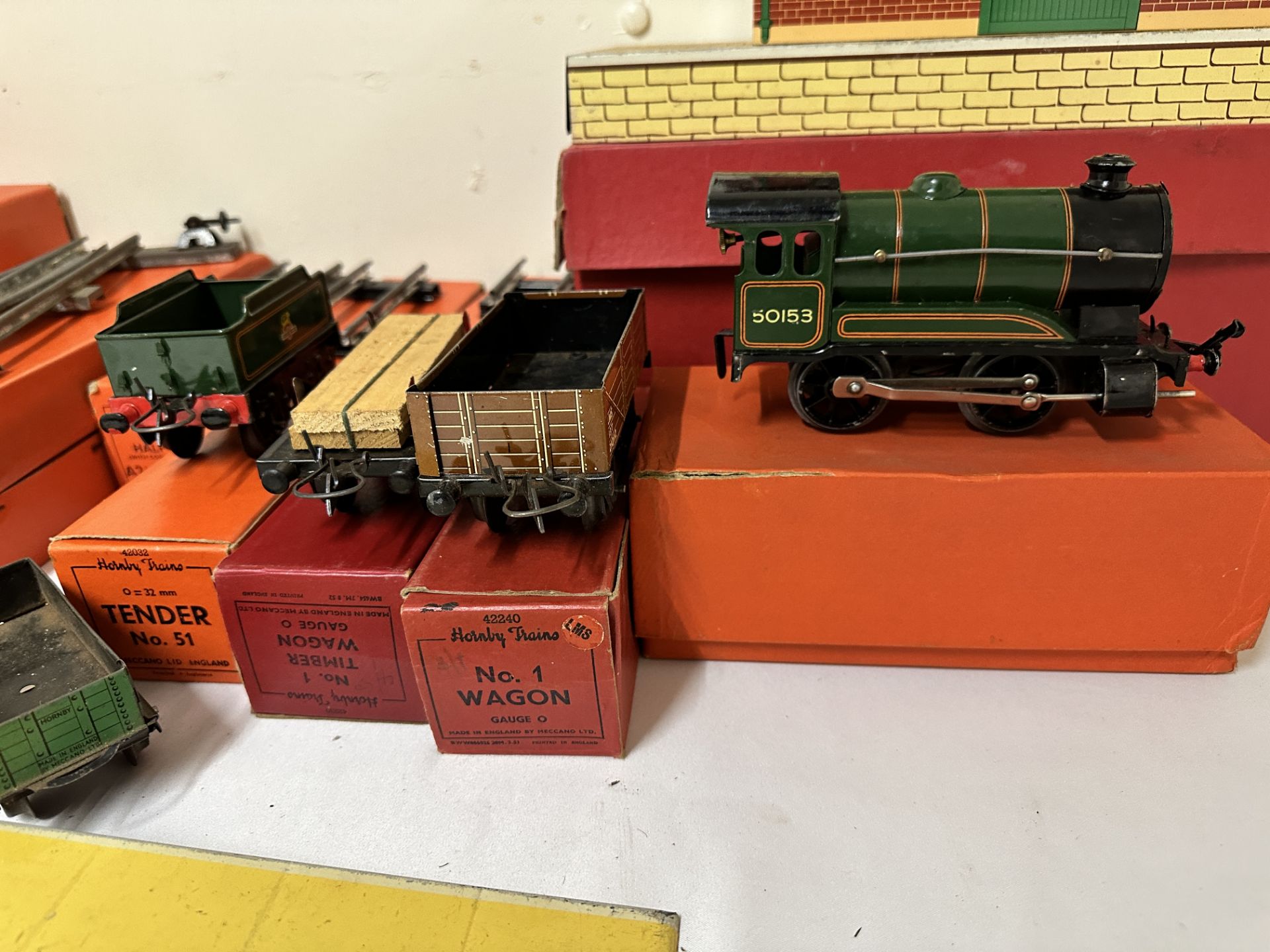 Hornby 0 gauge locomotive, tender, track and platform in boxes - Image 7 of 7