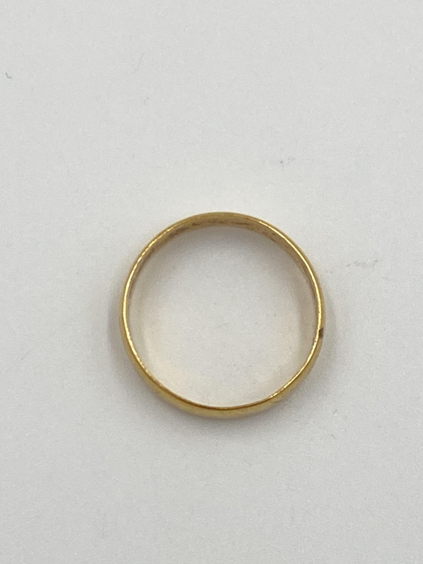 22ct gold band - Image 2 of 3