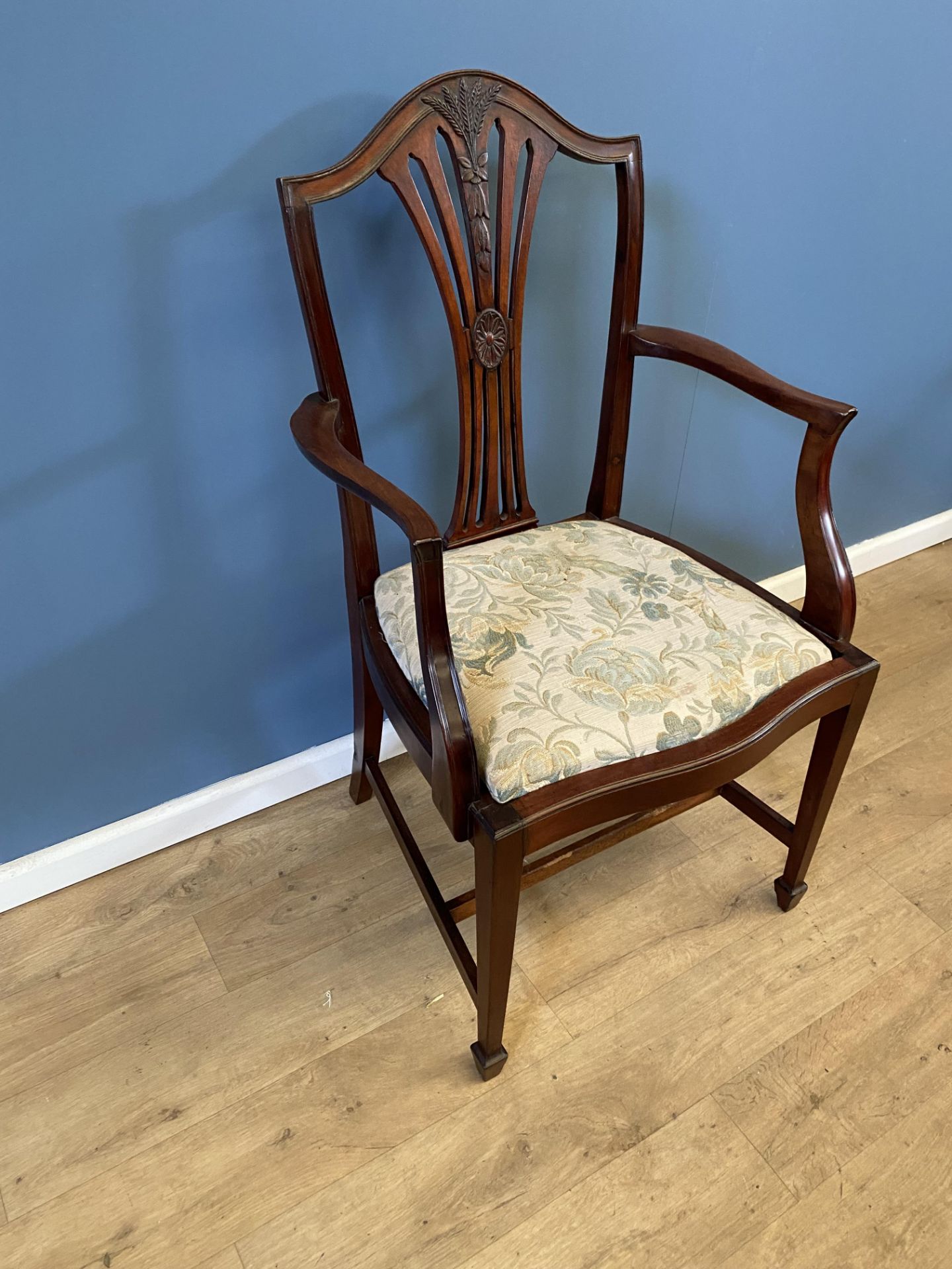 Six Hepplewhite style mahogany armchairs - Image 4 of 4