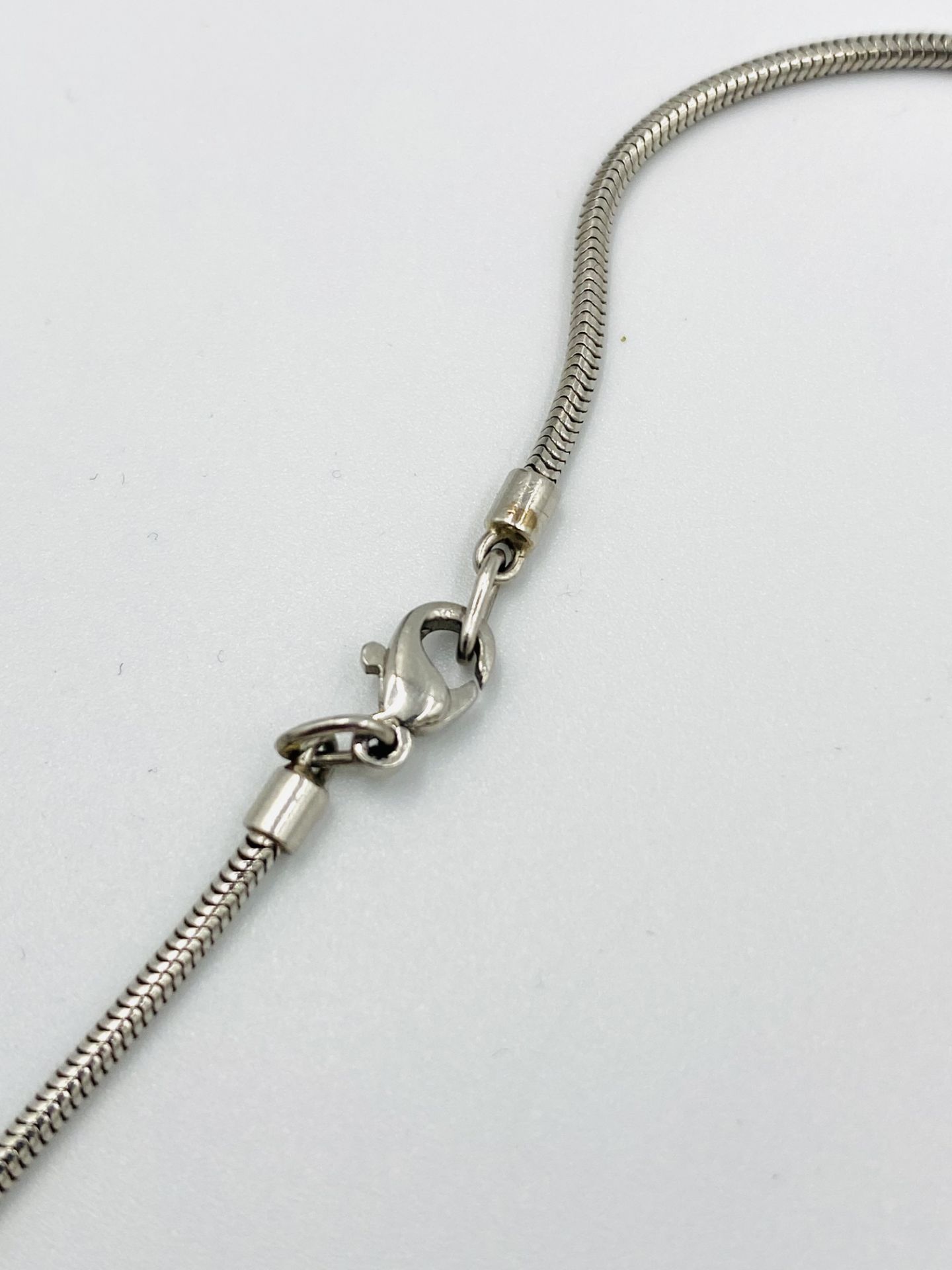 Boodles diamond pendant on white gold chain - Image 4 of 6