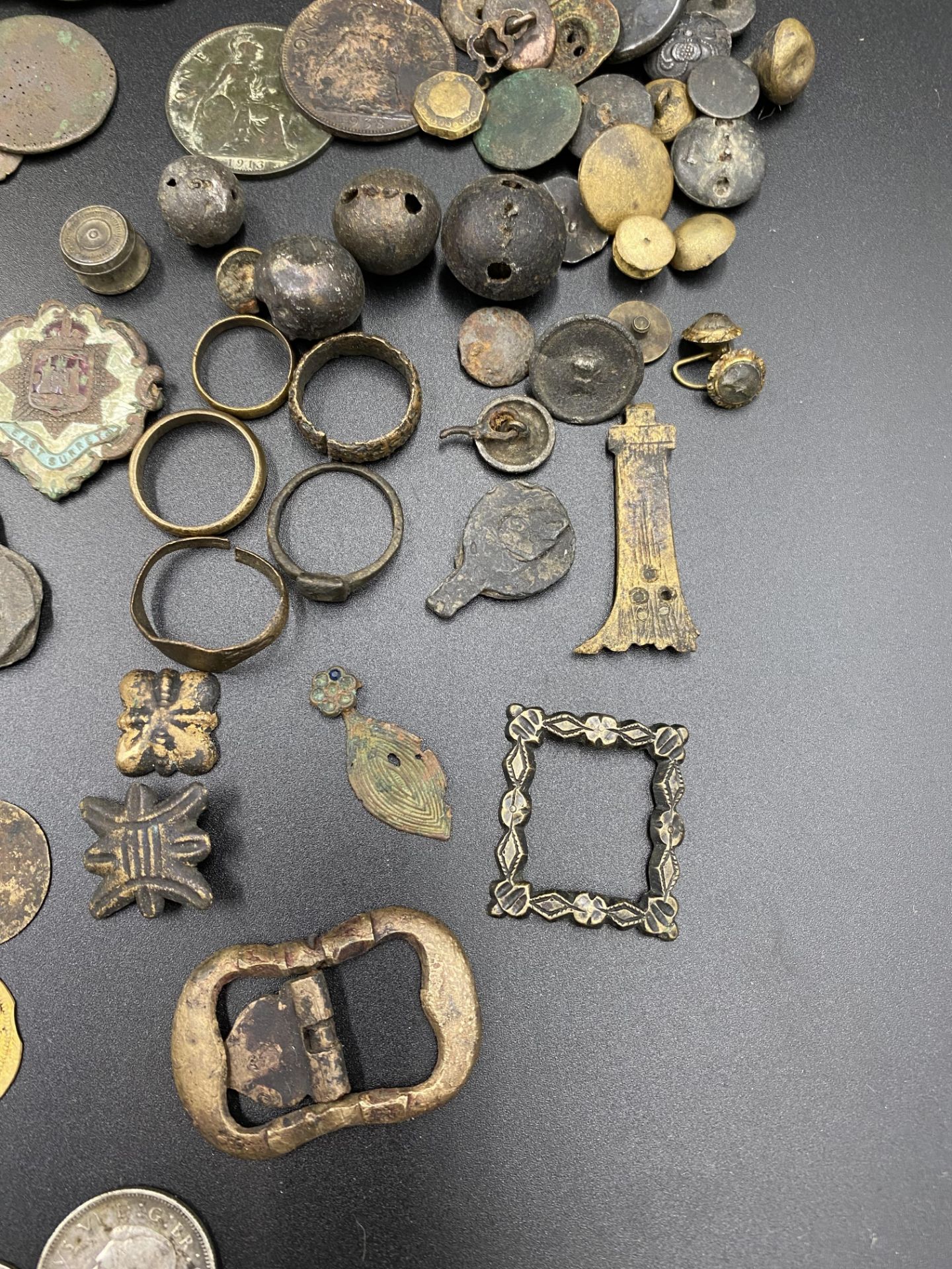 Collection of finds from the Thames Estuary, including coins, tags and buttons. - Image 4 of 8