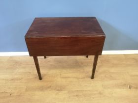 Victorian mahogany drop side table