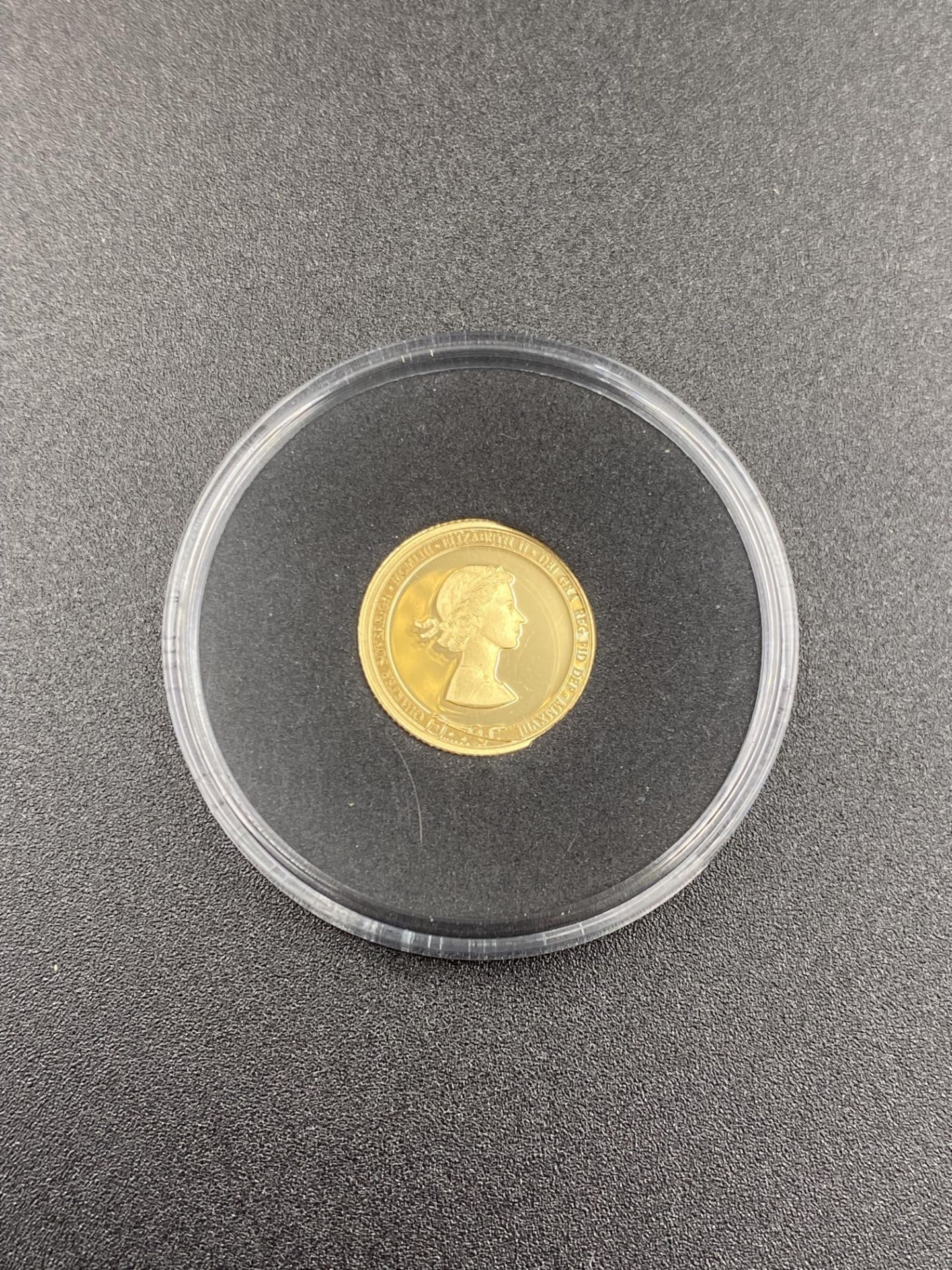 2016 gold quarter sovereign - Image 3 of 3