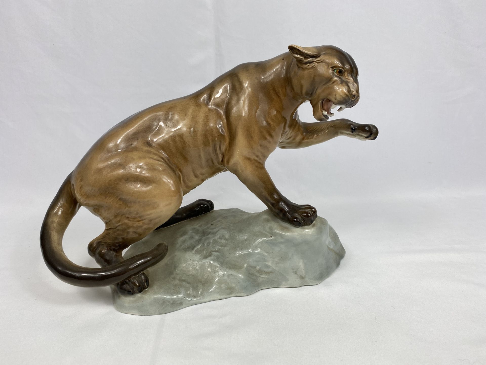 Beswick lion, model 1702