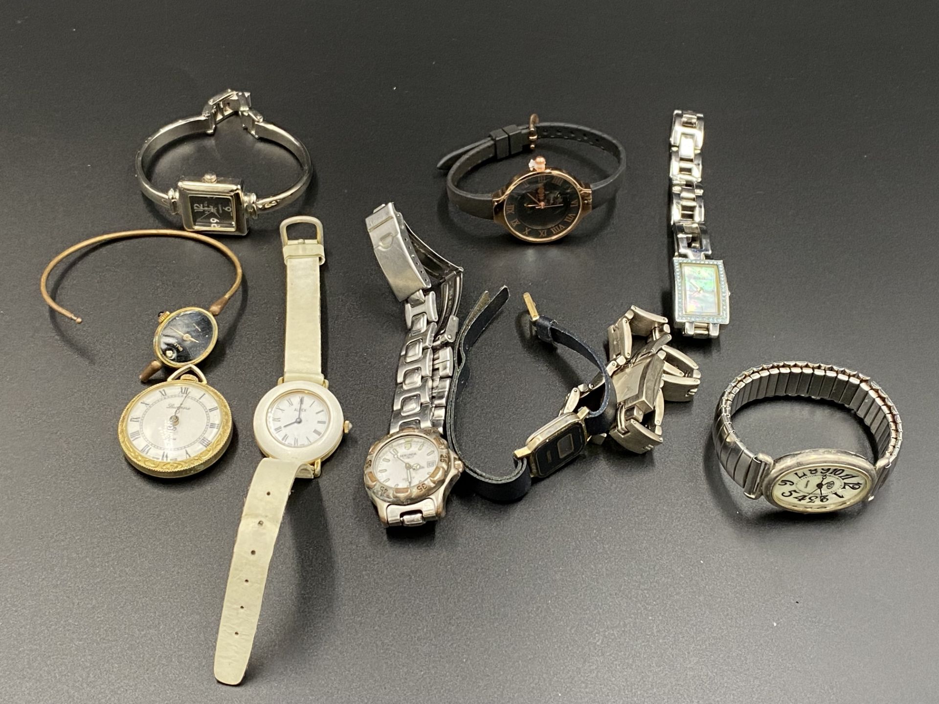 Quantity of fashion watches