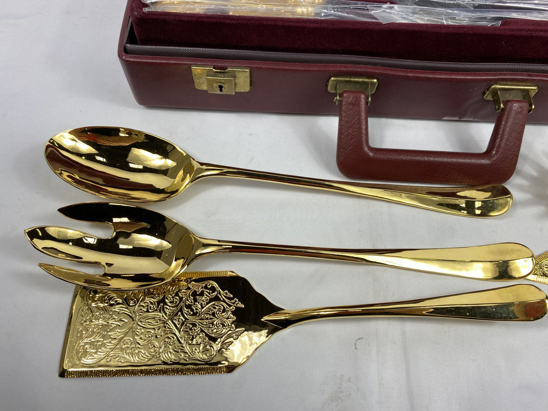 Twelve place canteen of gold plated cutlery - Image 2 of 6