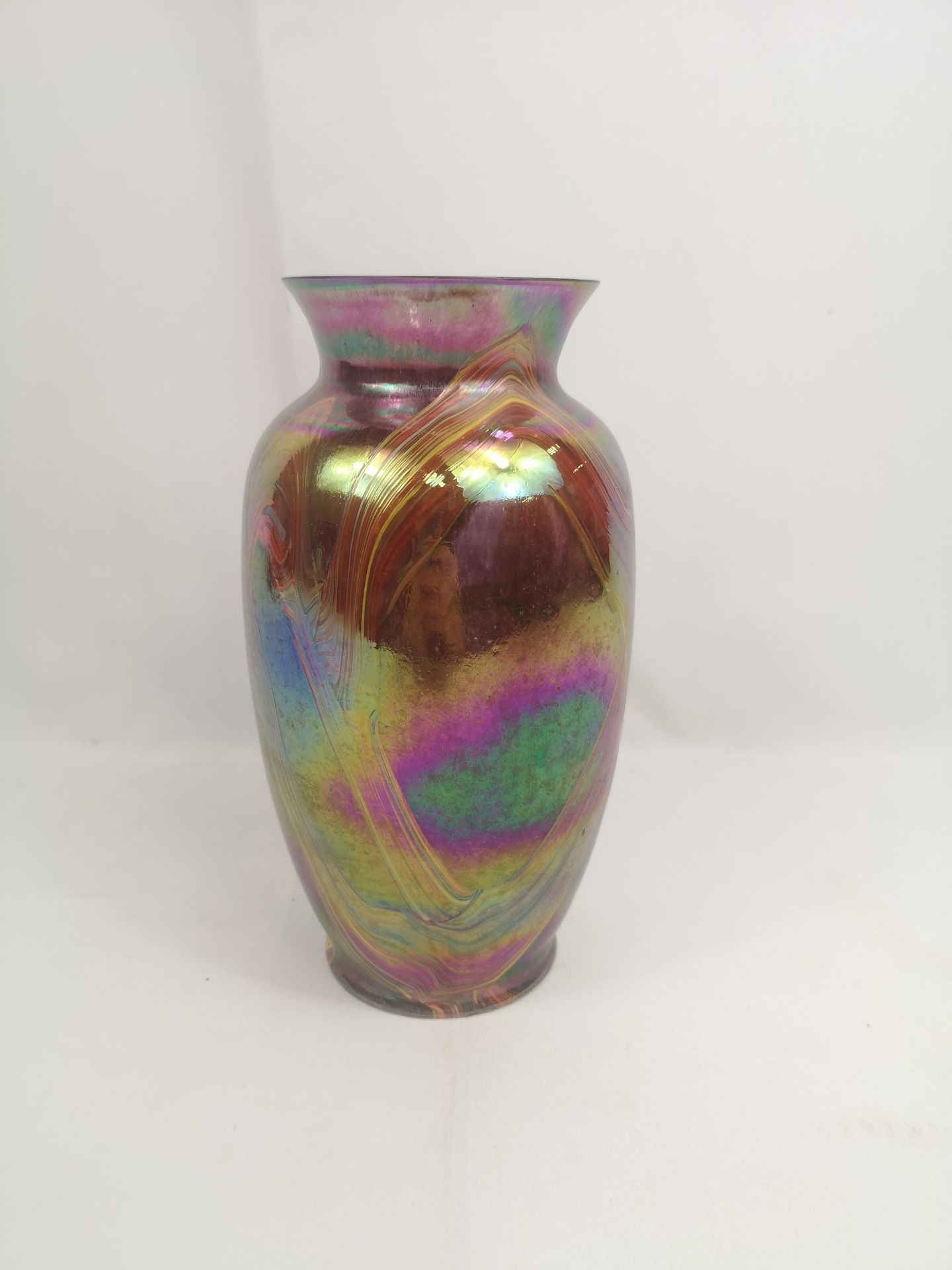 Iridescent glass vase - Image 3 of 4