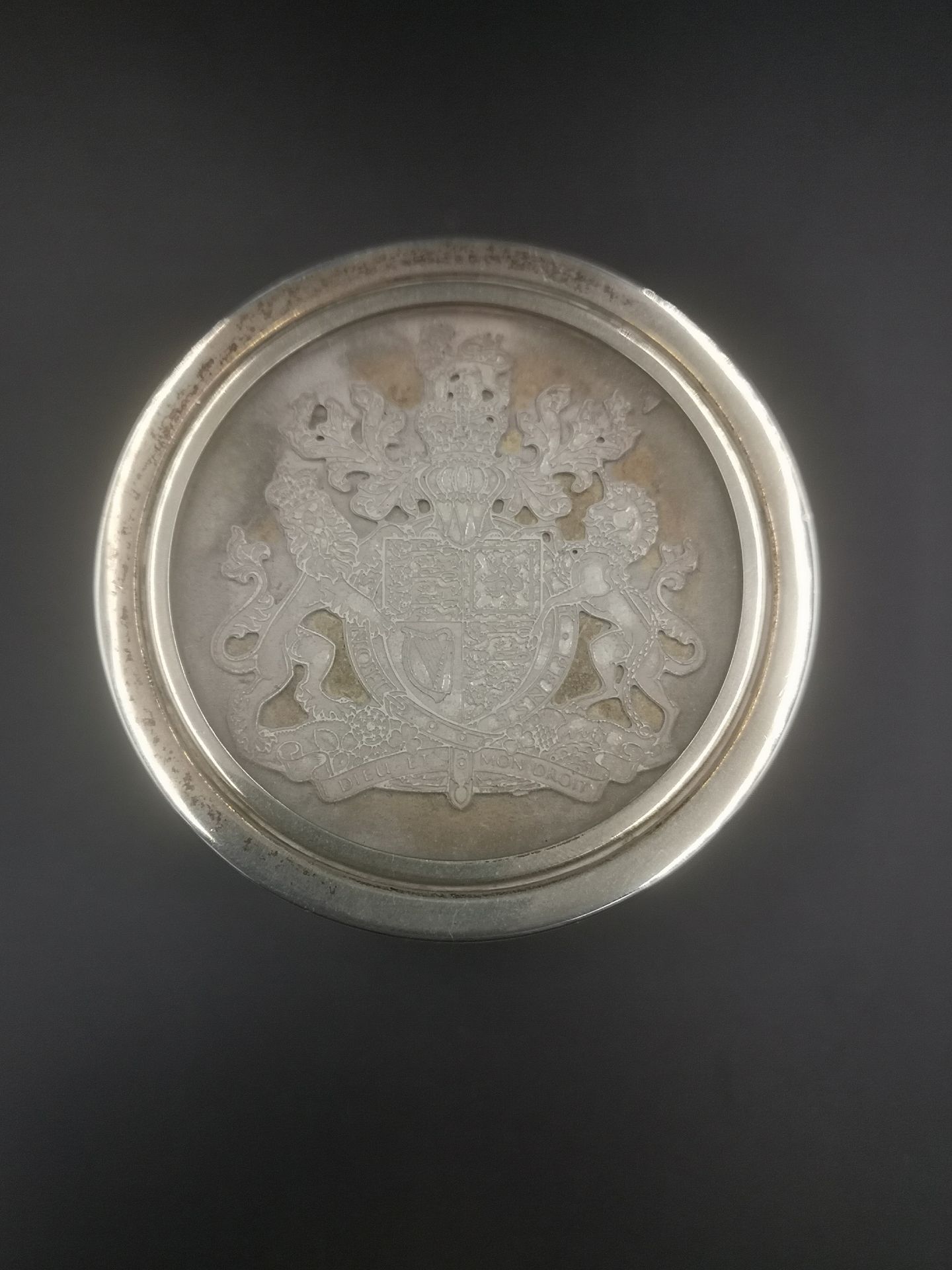 Queen's silver jubilee silver lidded pot - Image 4 of 5