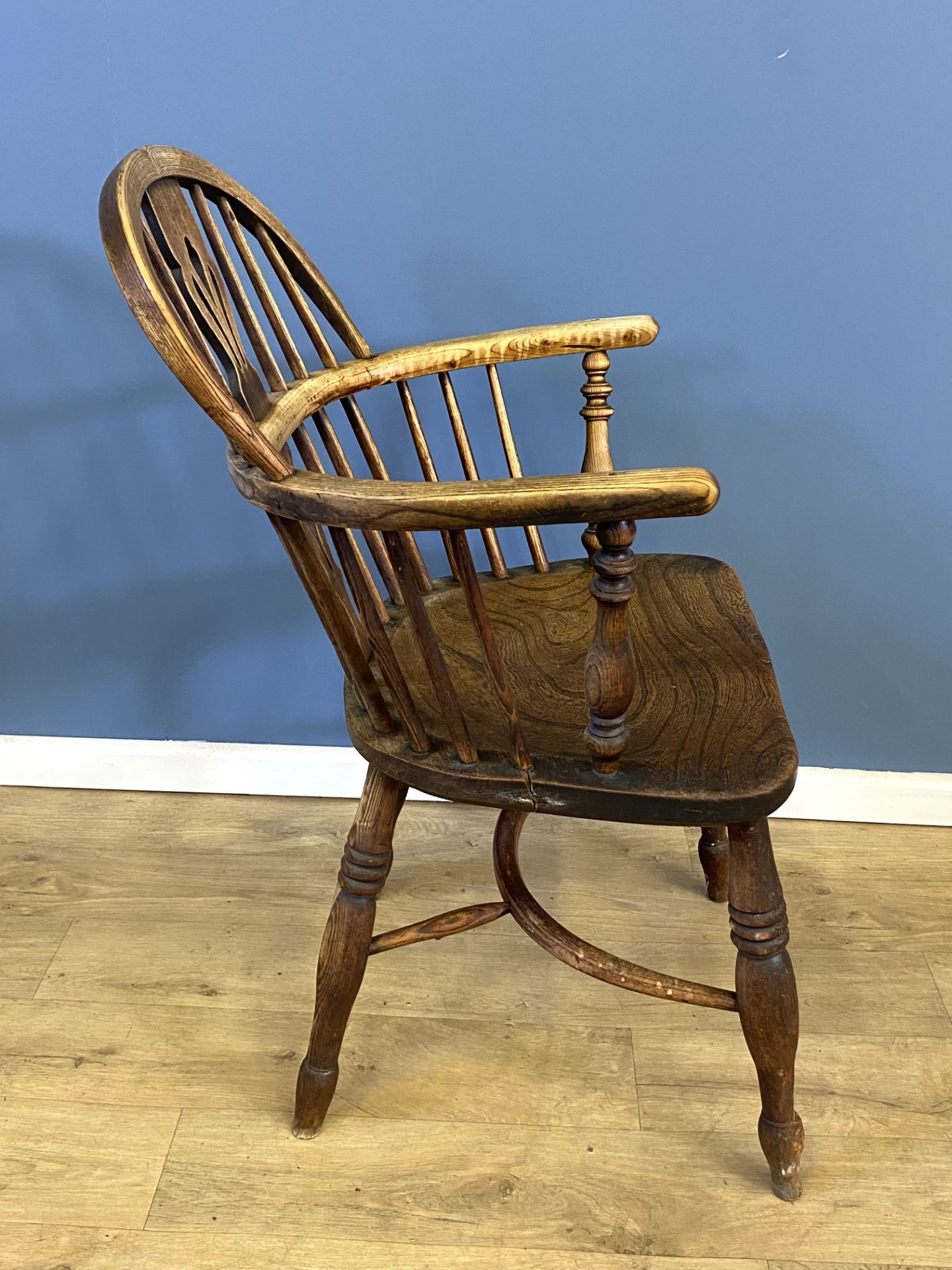 Elm Windsor armchair - Image 2 of 4