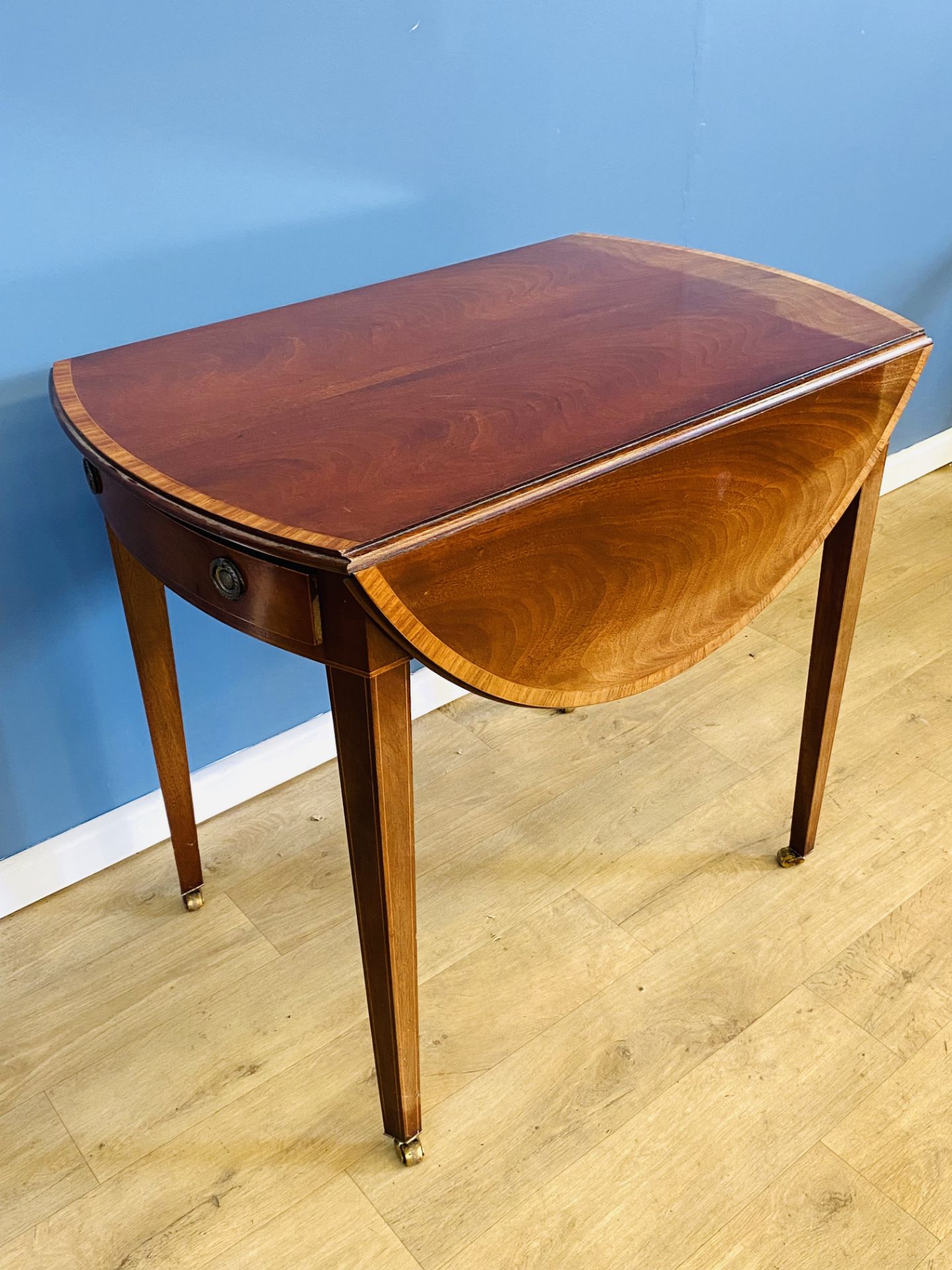 Mahogany drop leaf table - Image 3 of 5