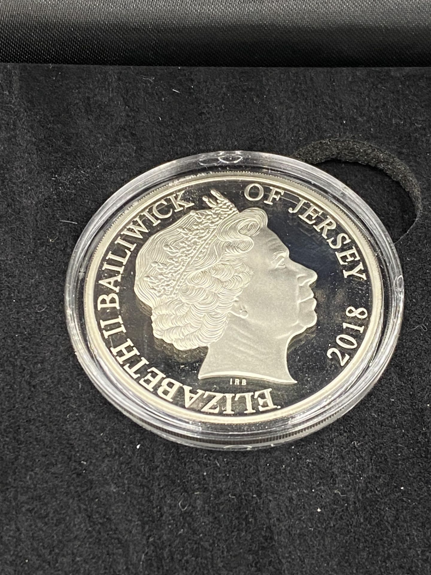 Queen Elizabeth Platinum Wedding Anniversary silver proof coin set - Image 5 of 8