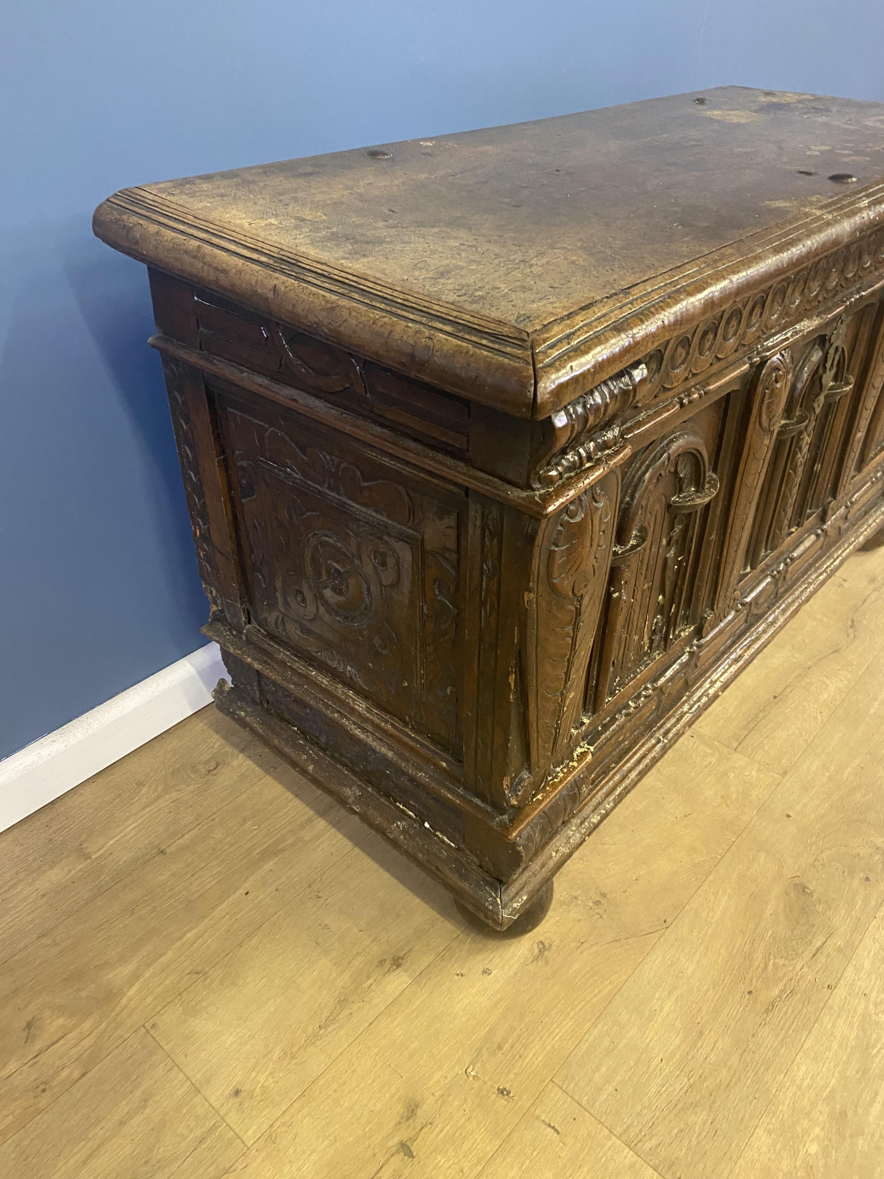 17th century oak trunk - Image 3 of 7