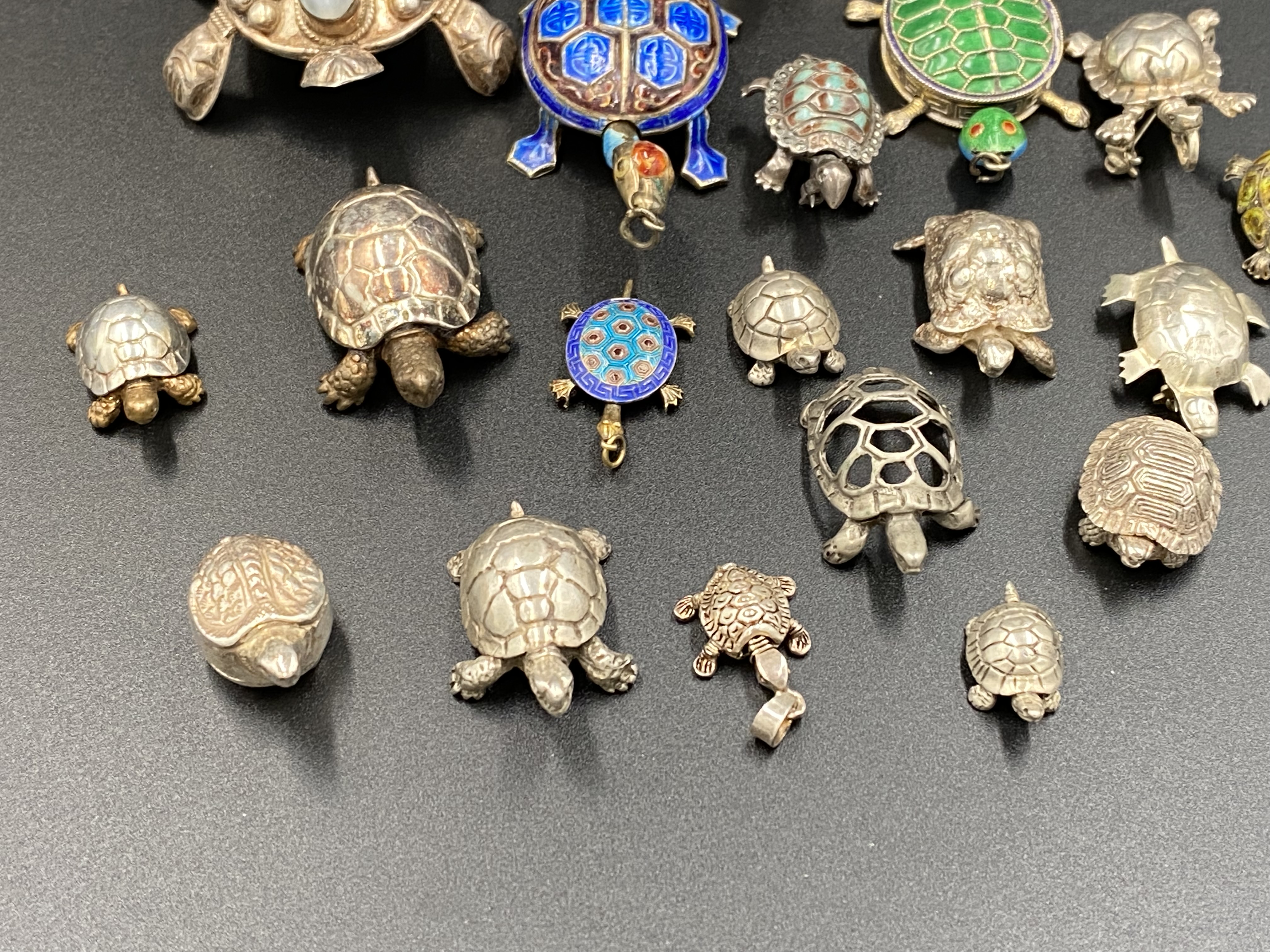 Collection of sterling silver tortoises - Image 2 of 4