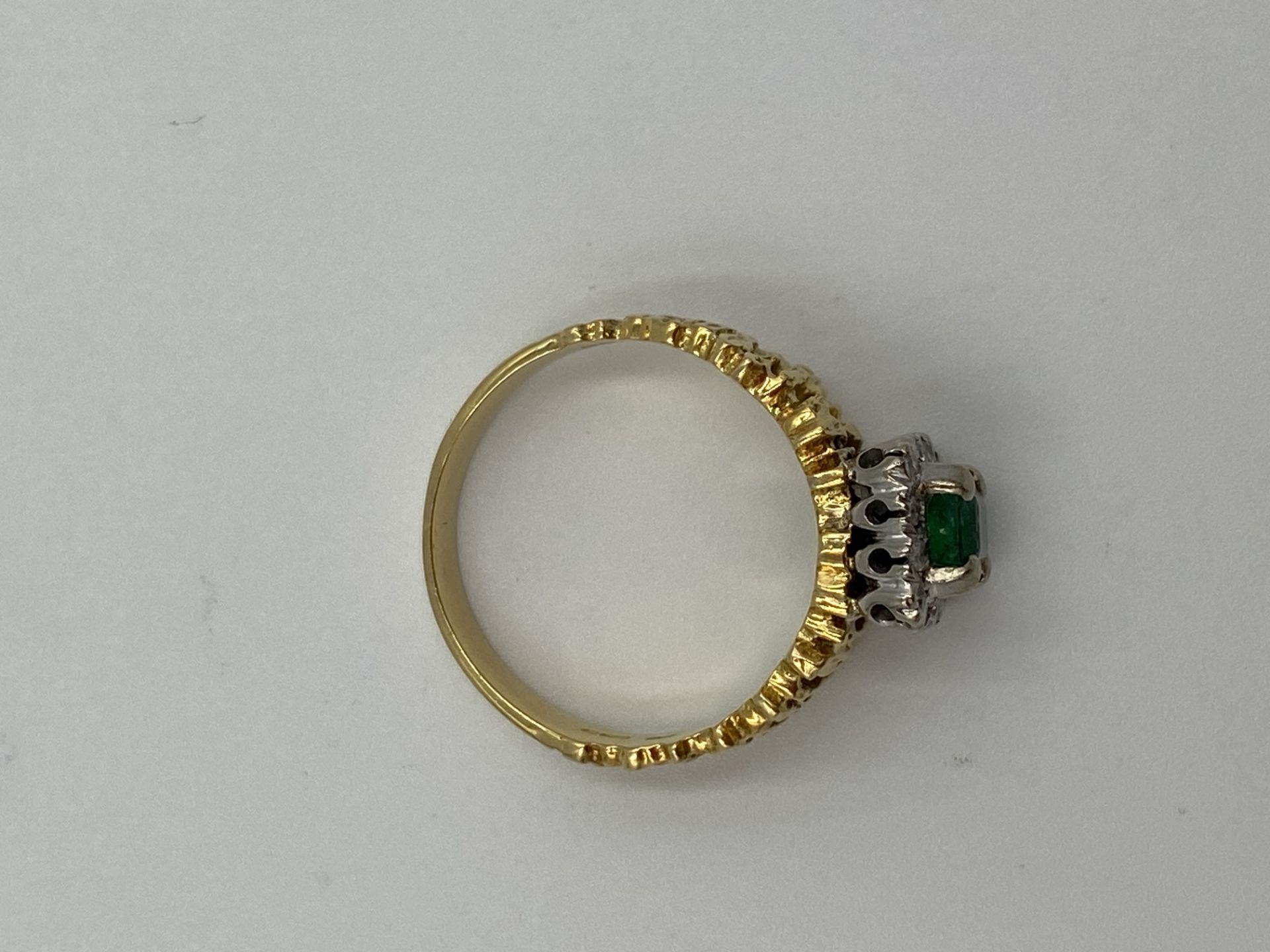 18ct gold, diamond and emerald ring - Image 3 of 6