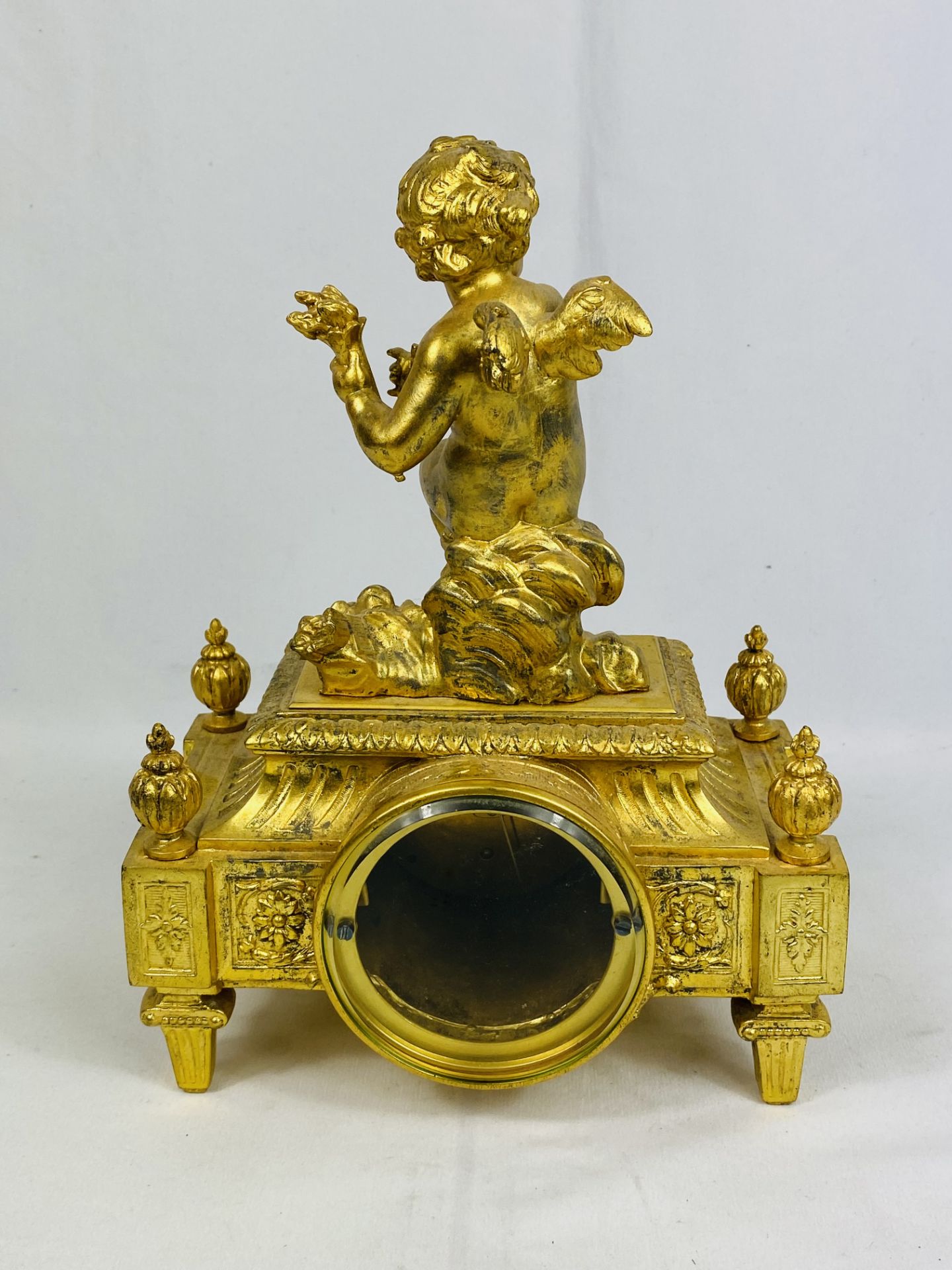 Ormolu mantel clock with enamel face - Image 4 of 5