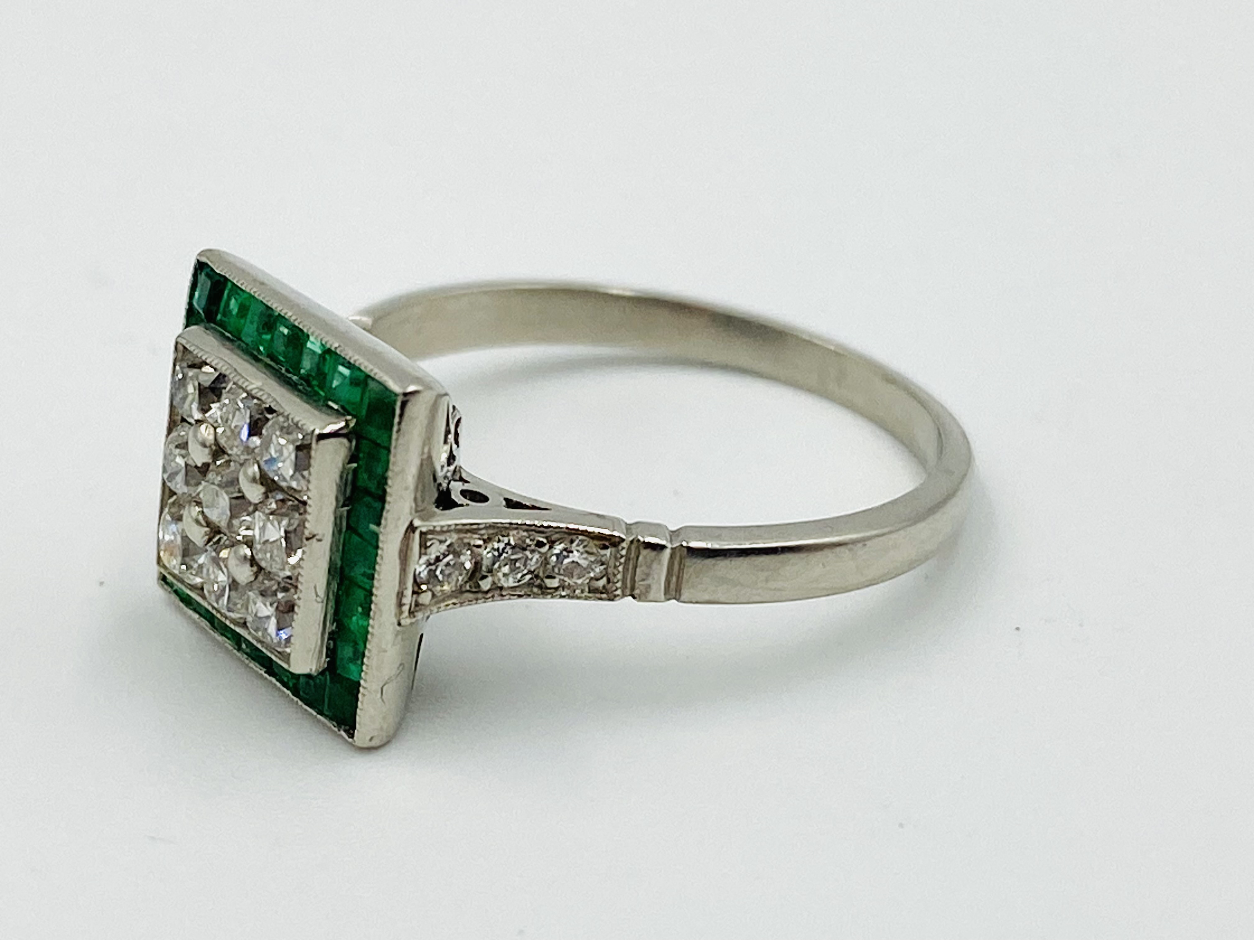 White gold, emerald and diamond ring - Image 3 of 6