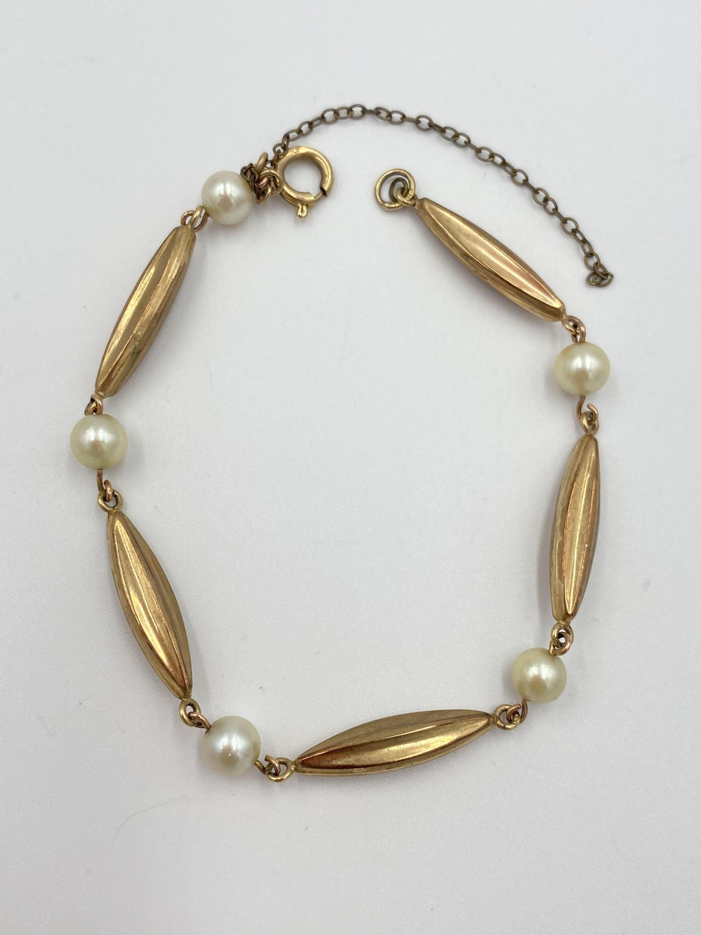 9ct gold and pearl bracelet