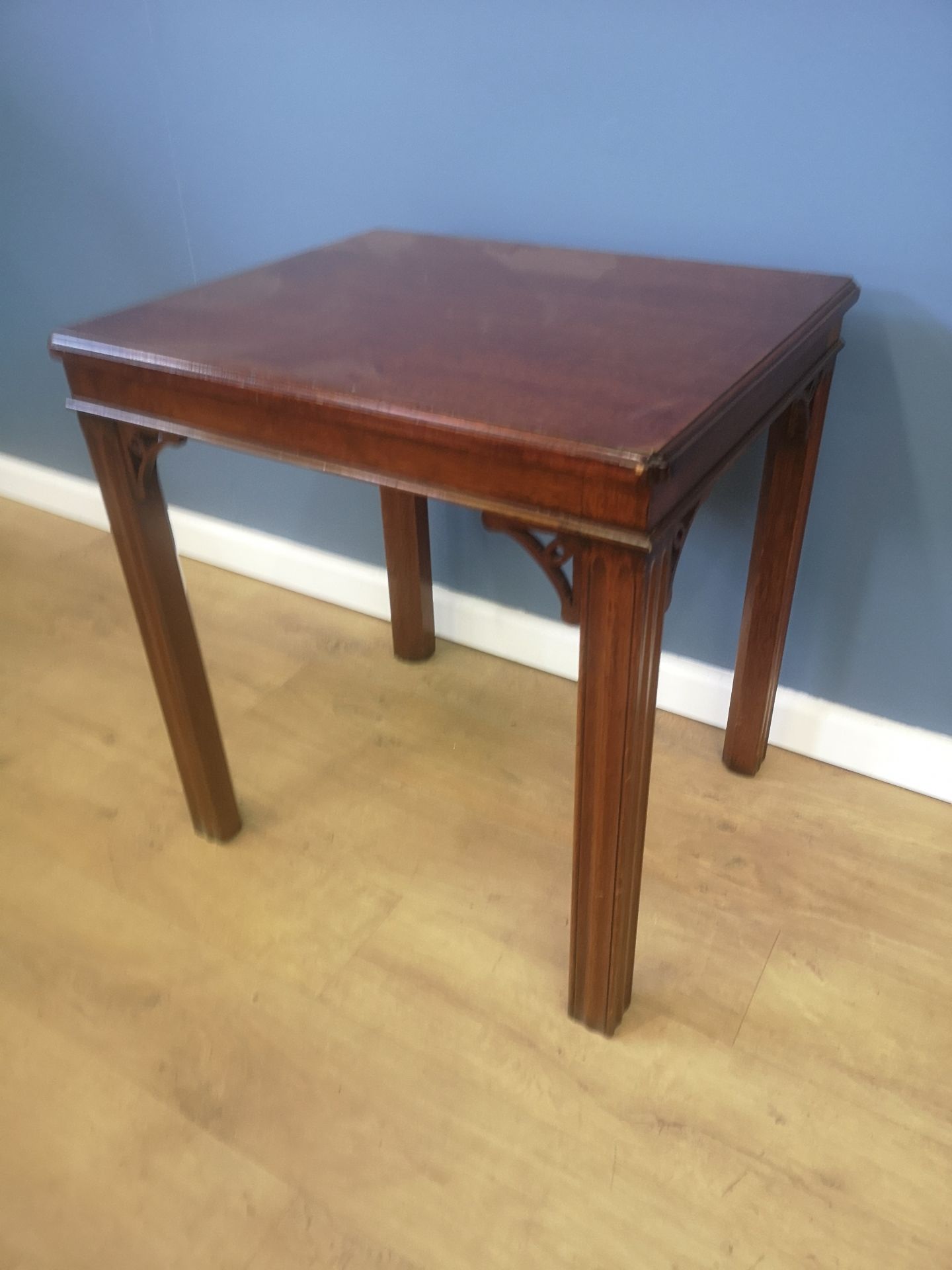 Contemporary mahogany side table - Image 3 of 4