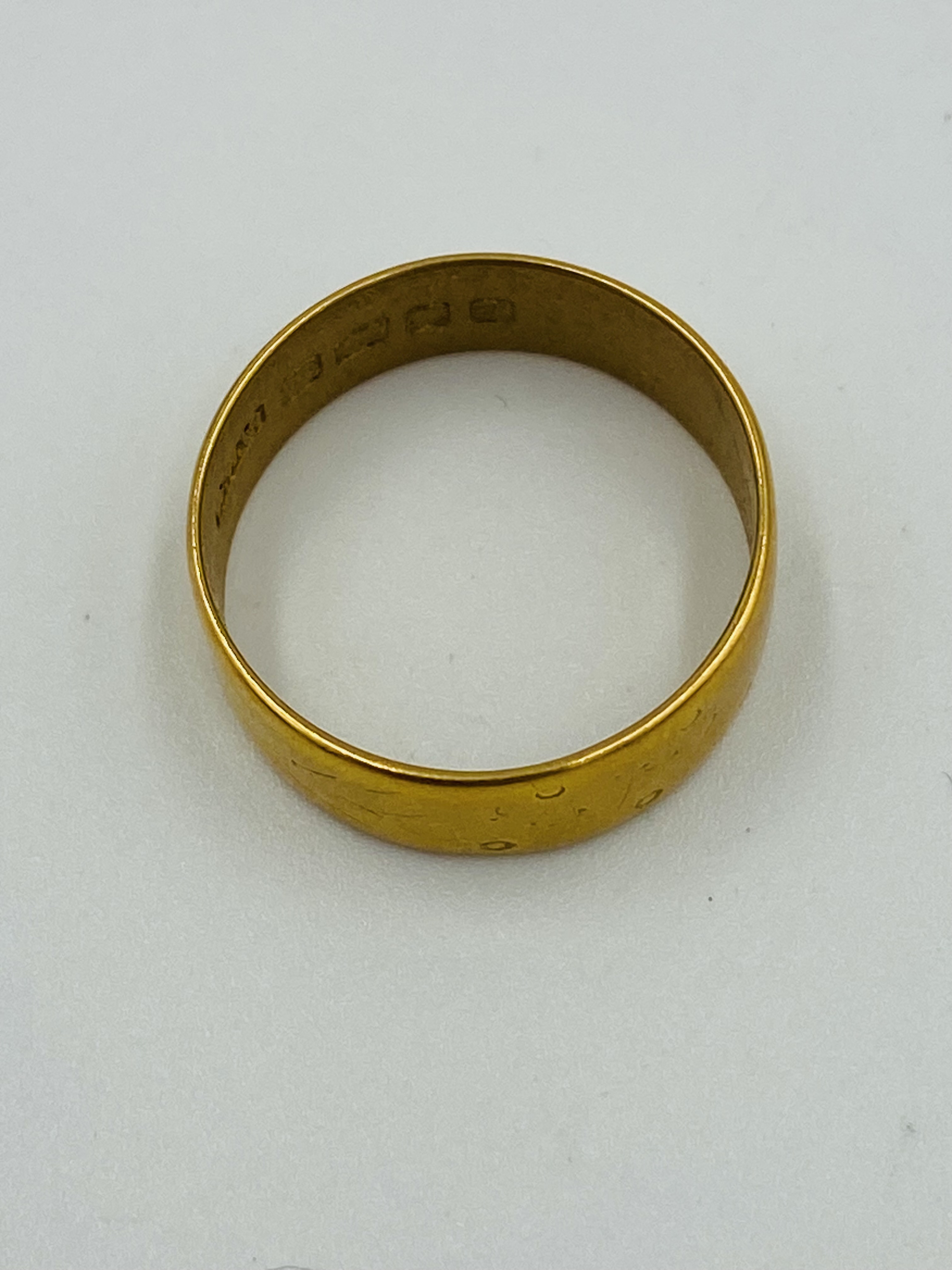 22ct gold band - Image 3 of 3