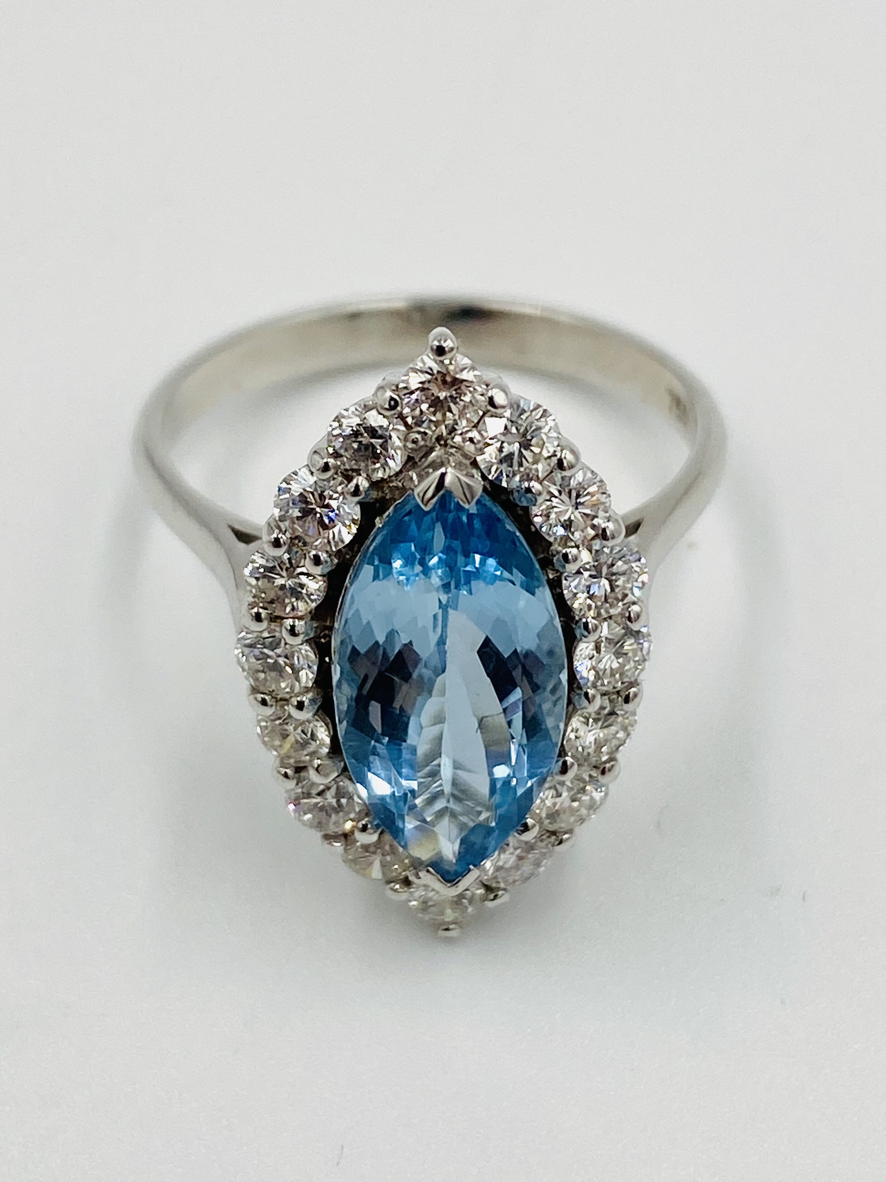 18ct white gold, aquamarine and diamond ring - Image 5 of 5