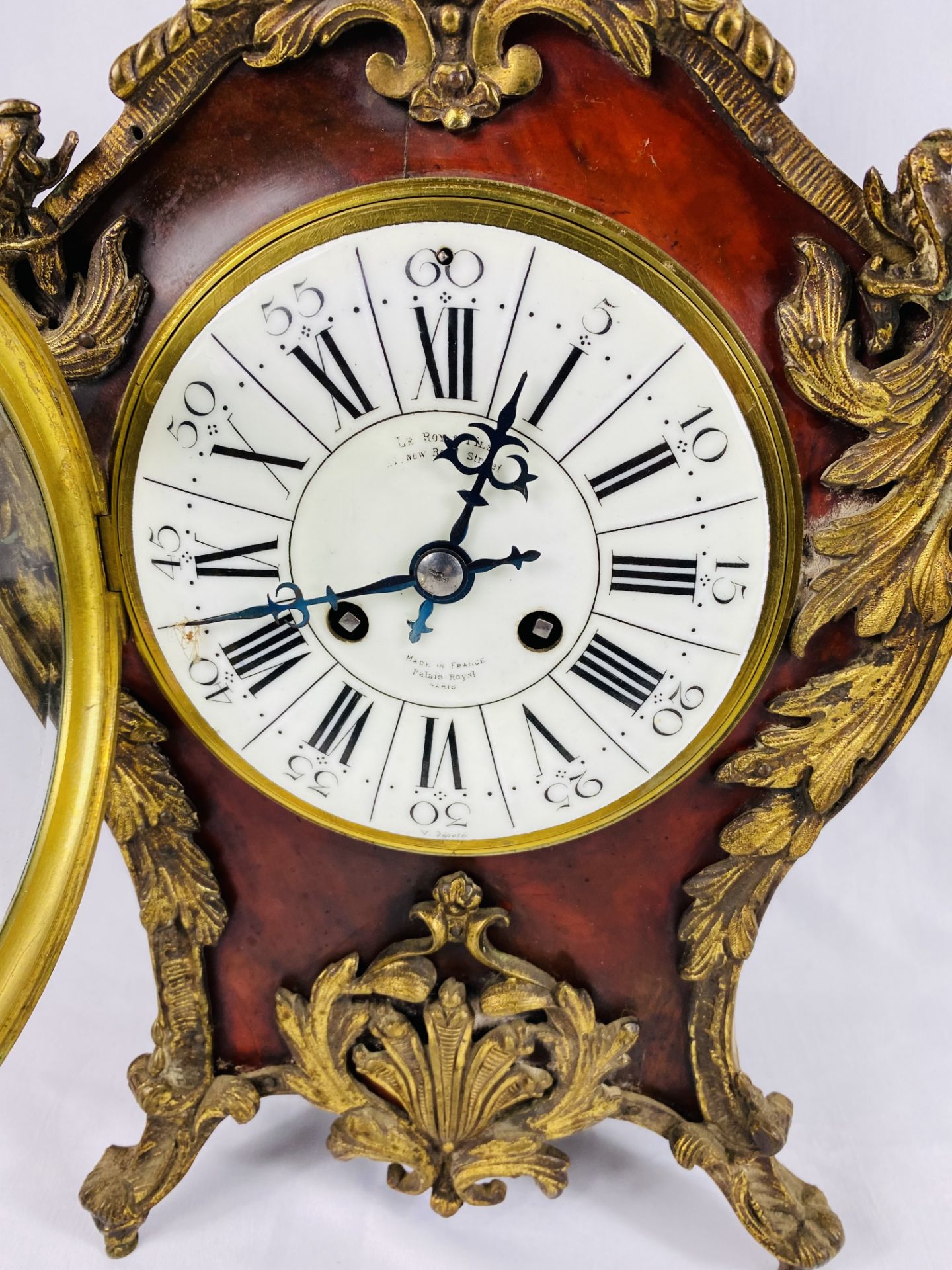 French Palais Royal wood and ormolu mantel clock. From the Estate of Dame Mary Quant - Image 8 of 12
