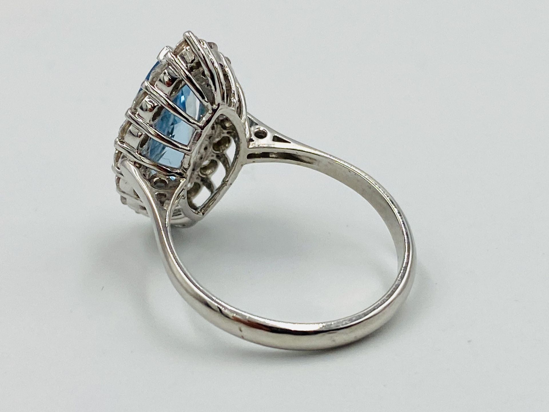 18ct white gold, aquamarine and diamond ring - Image 3 of 5