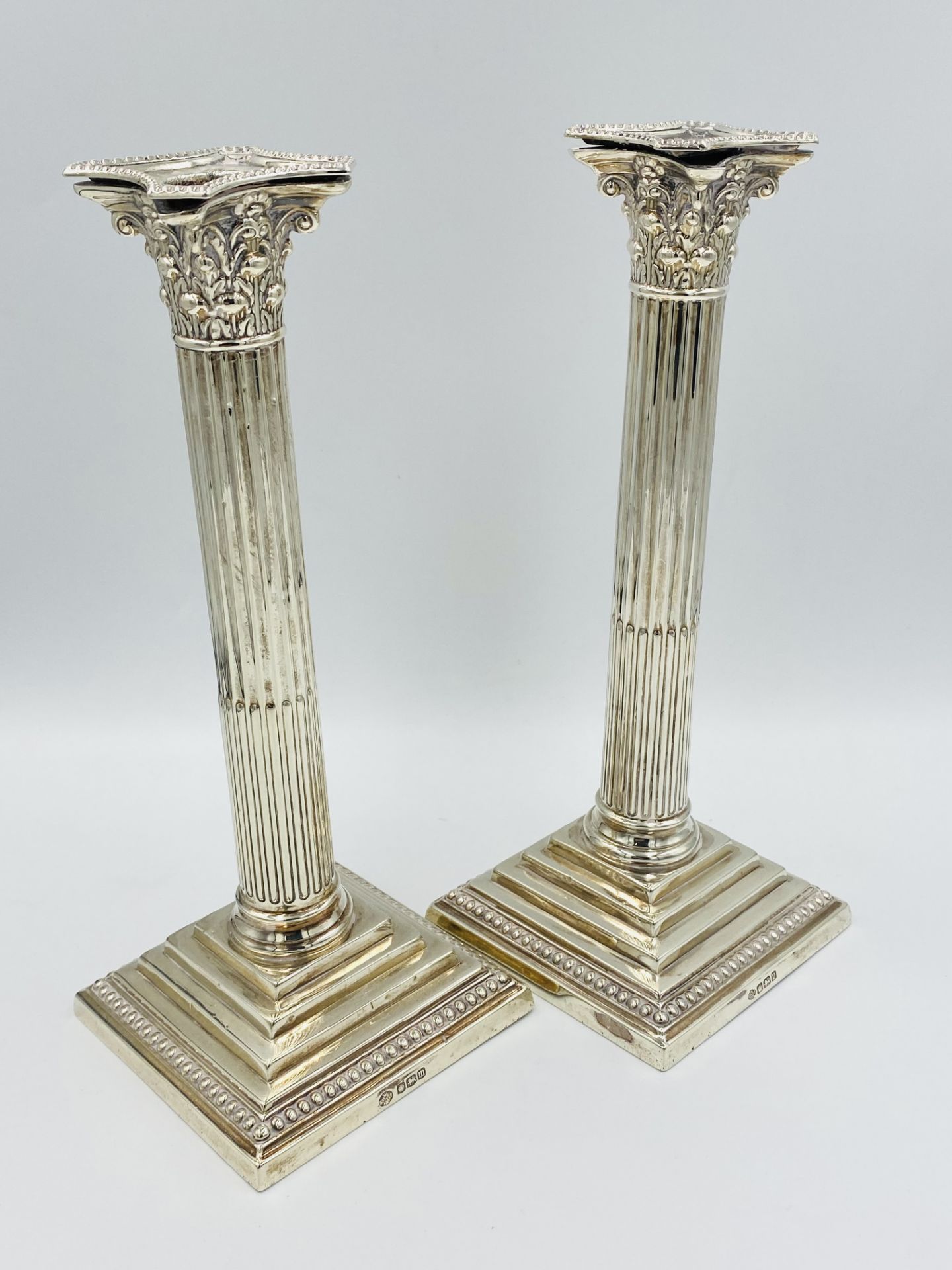 Pair of filled silver candlesticks, Sheffield 1904 - Image 4 of 4