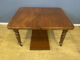 Victorian mahogany wind out dining table