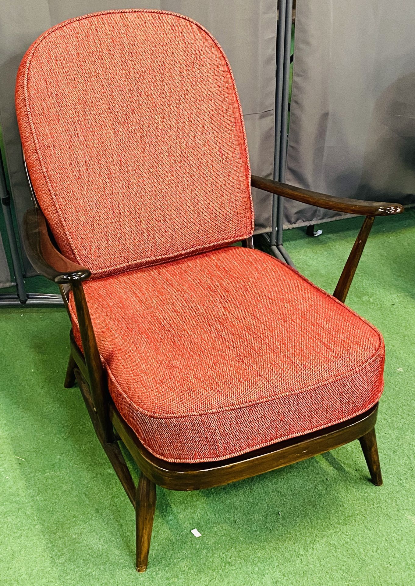 Ercol style spindle back armchair - Image 3 of 5