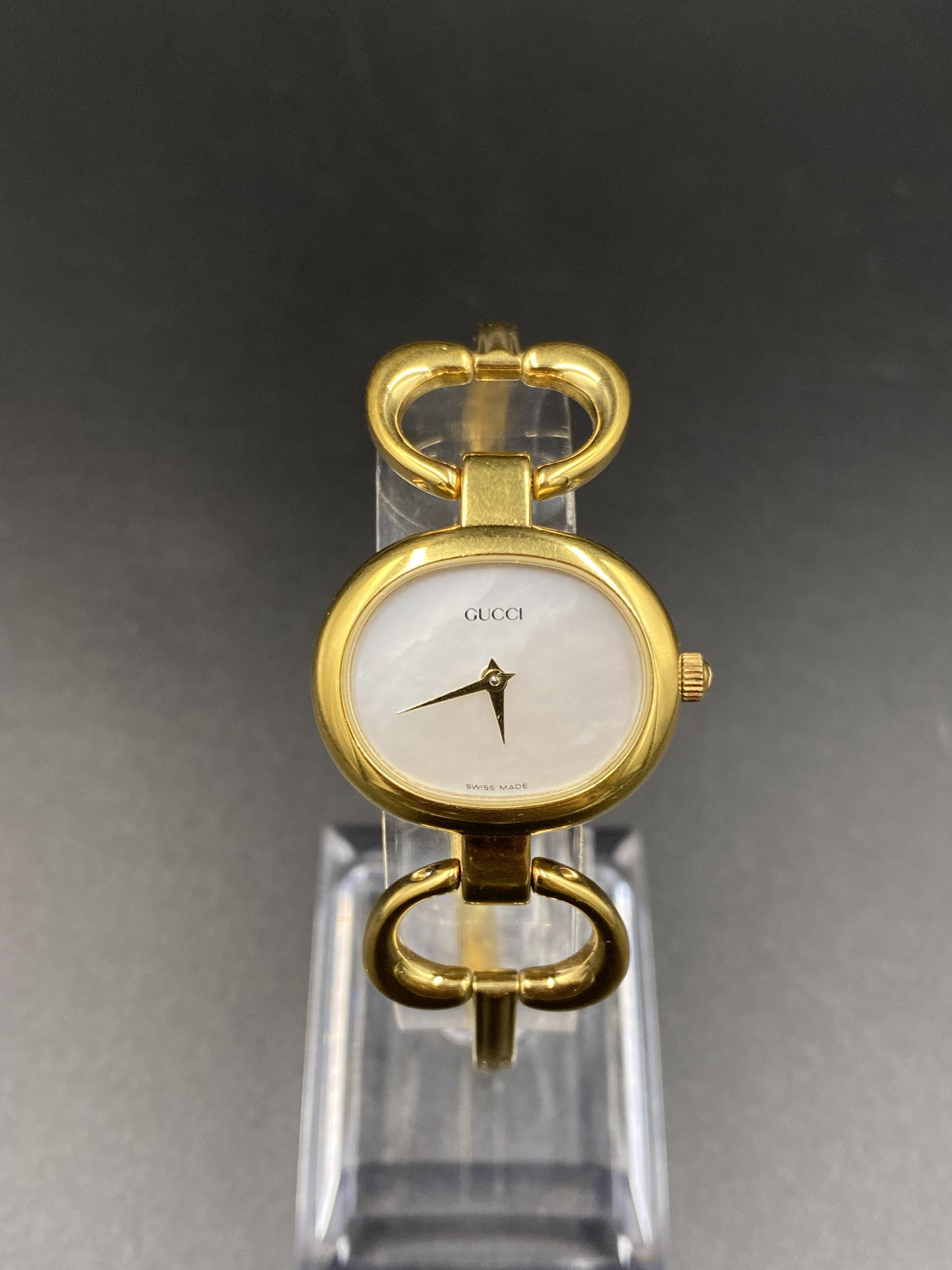 18ct gold ladies Gucci watch - Image 2 of 6