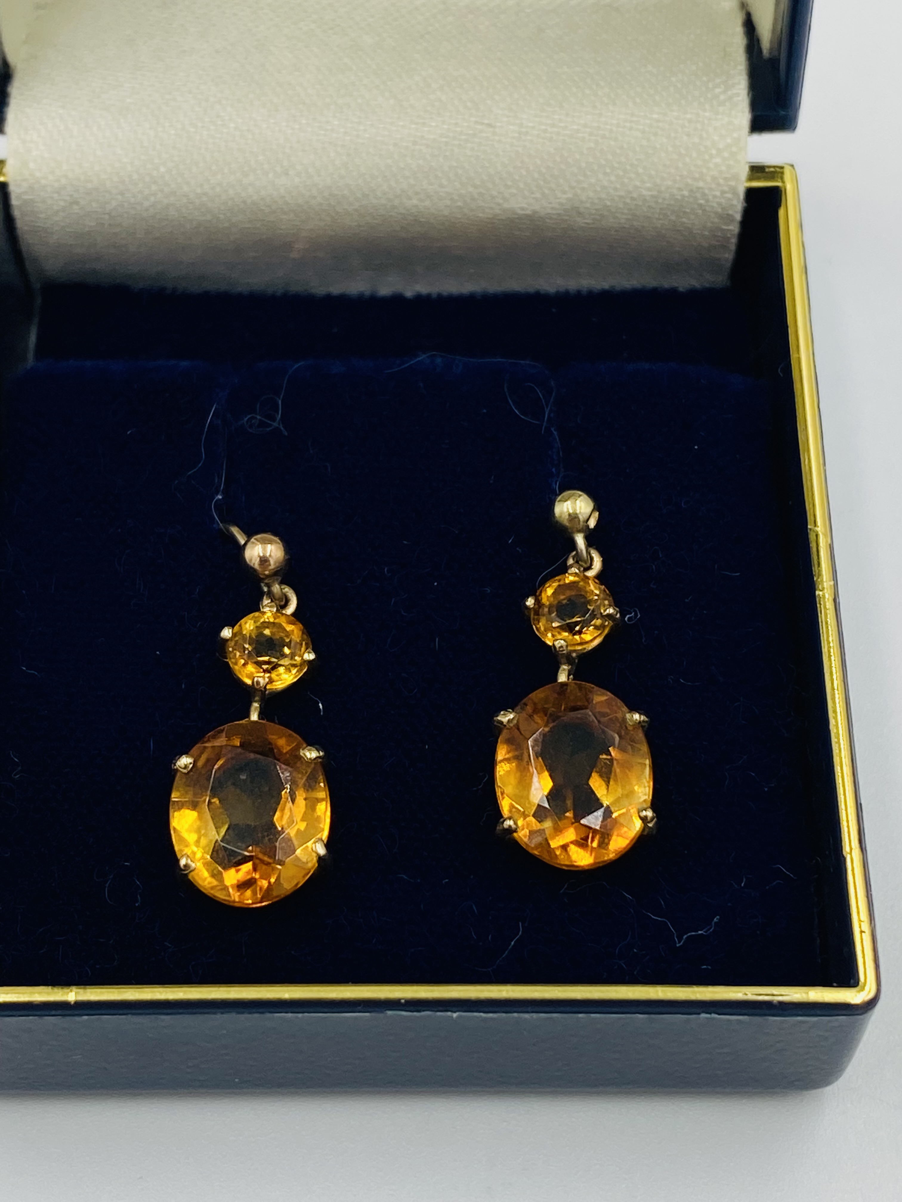 Pair of 9ct gold and citrine earrings - Image 2 of 3