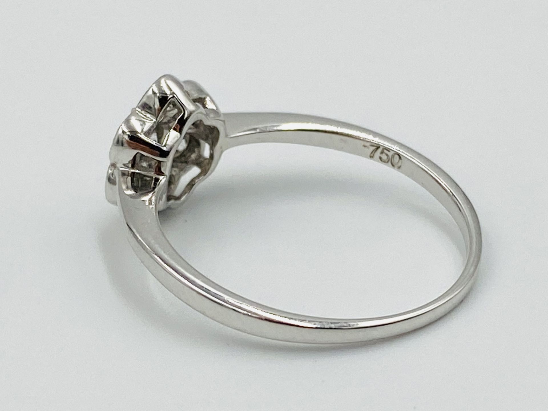 18ct white gold and diamond ring - Image 3 of 5