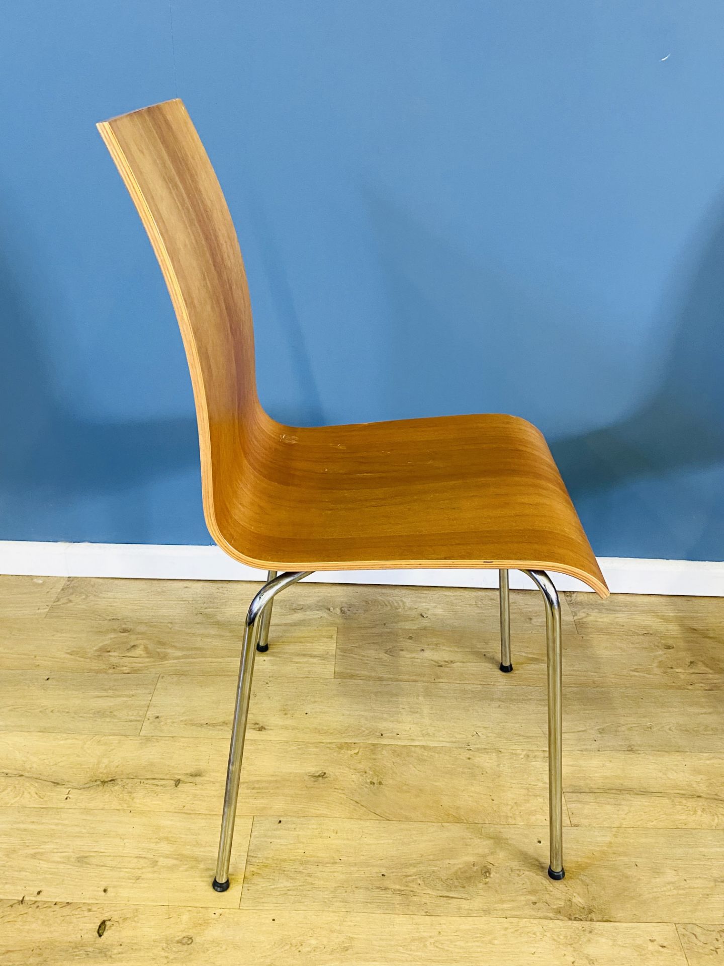 Three contemporary bentwood chairs - Bild 4 aus 4