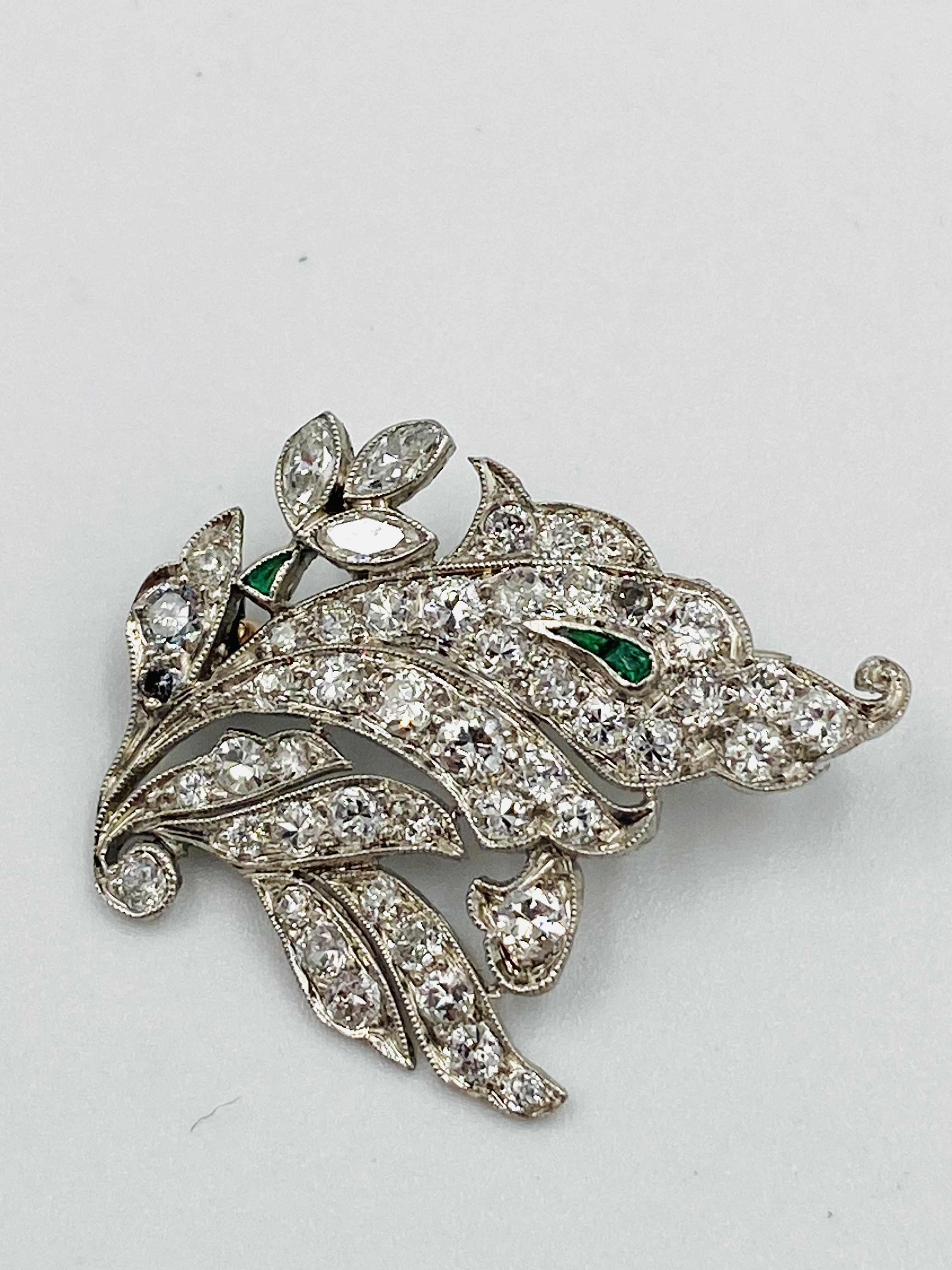 Emerald and diamond brooch - Bild 3 aus 4