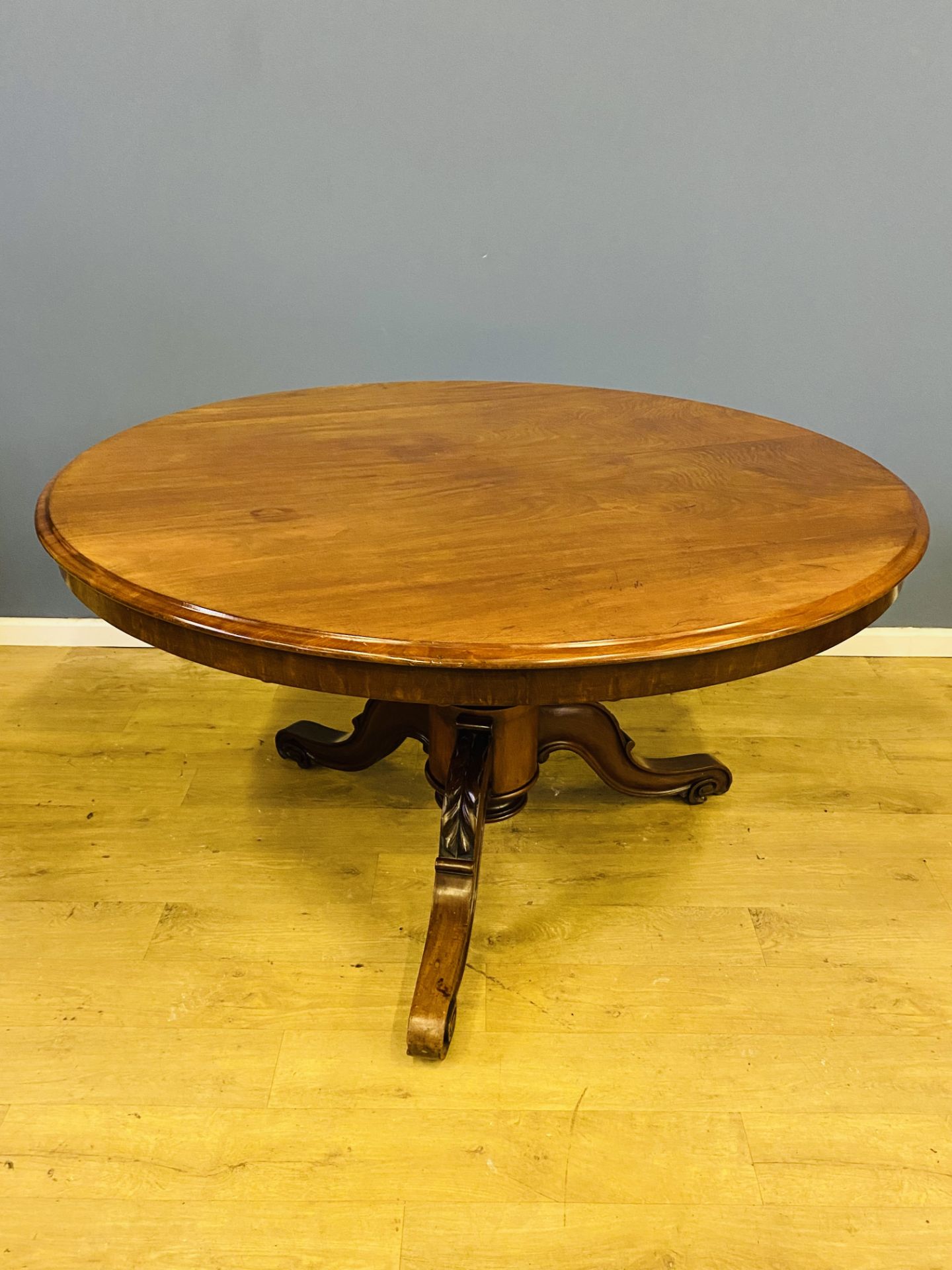Victorian mahogany breakfast table - Image 3 of 4