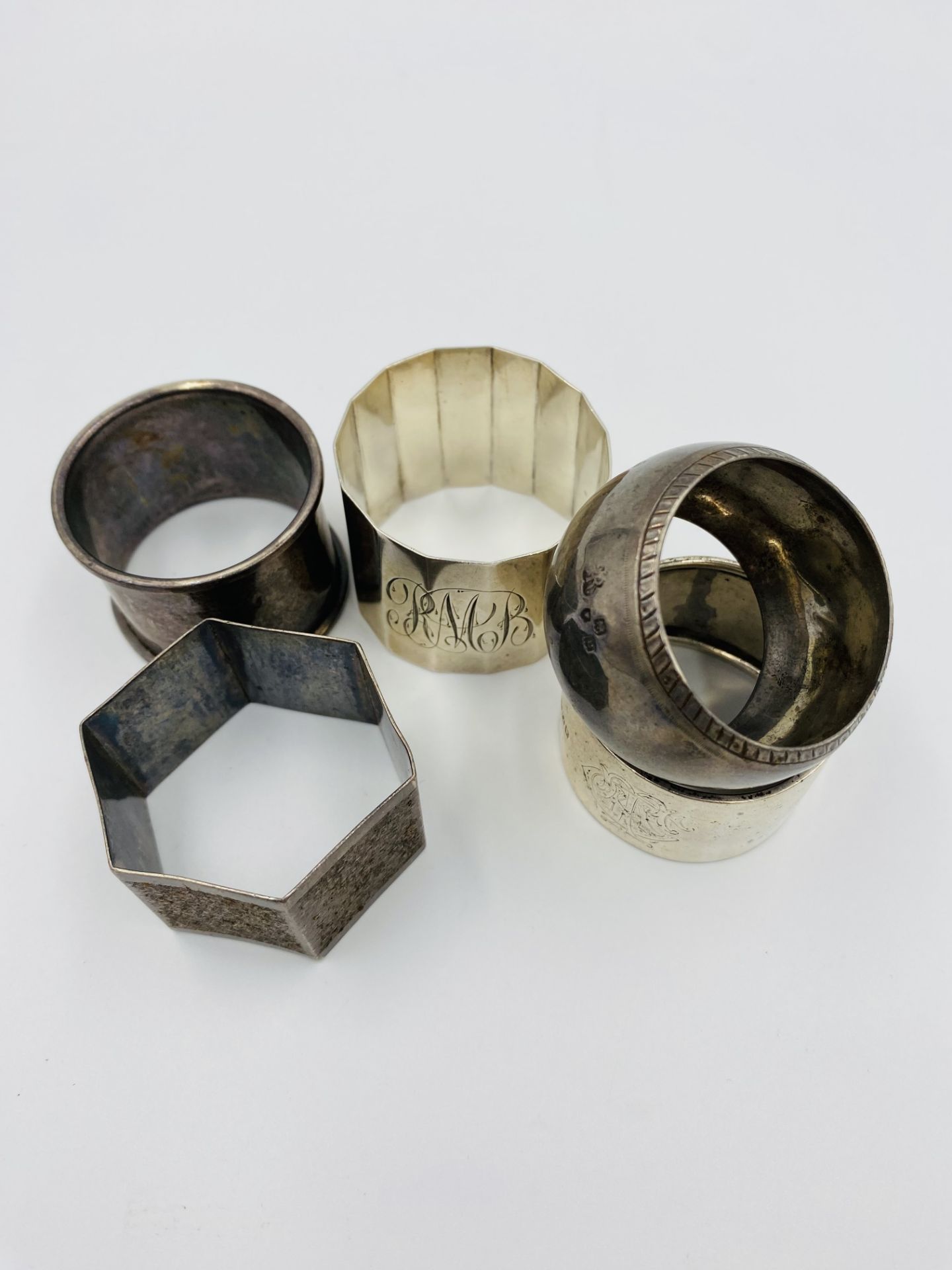 Five silver napkin rings - Image 2 of 3