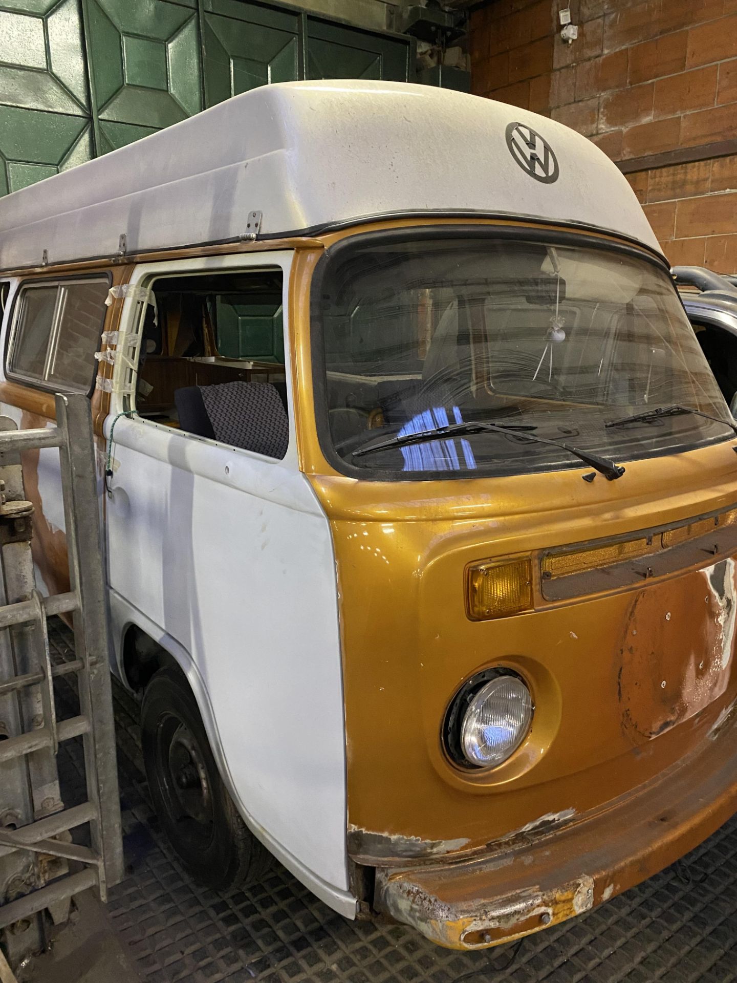 VW Camper Van for restoration - Bild 2 aus 10