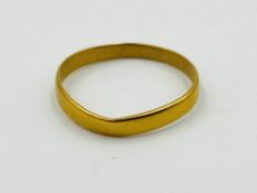 22ct gold band