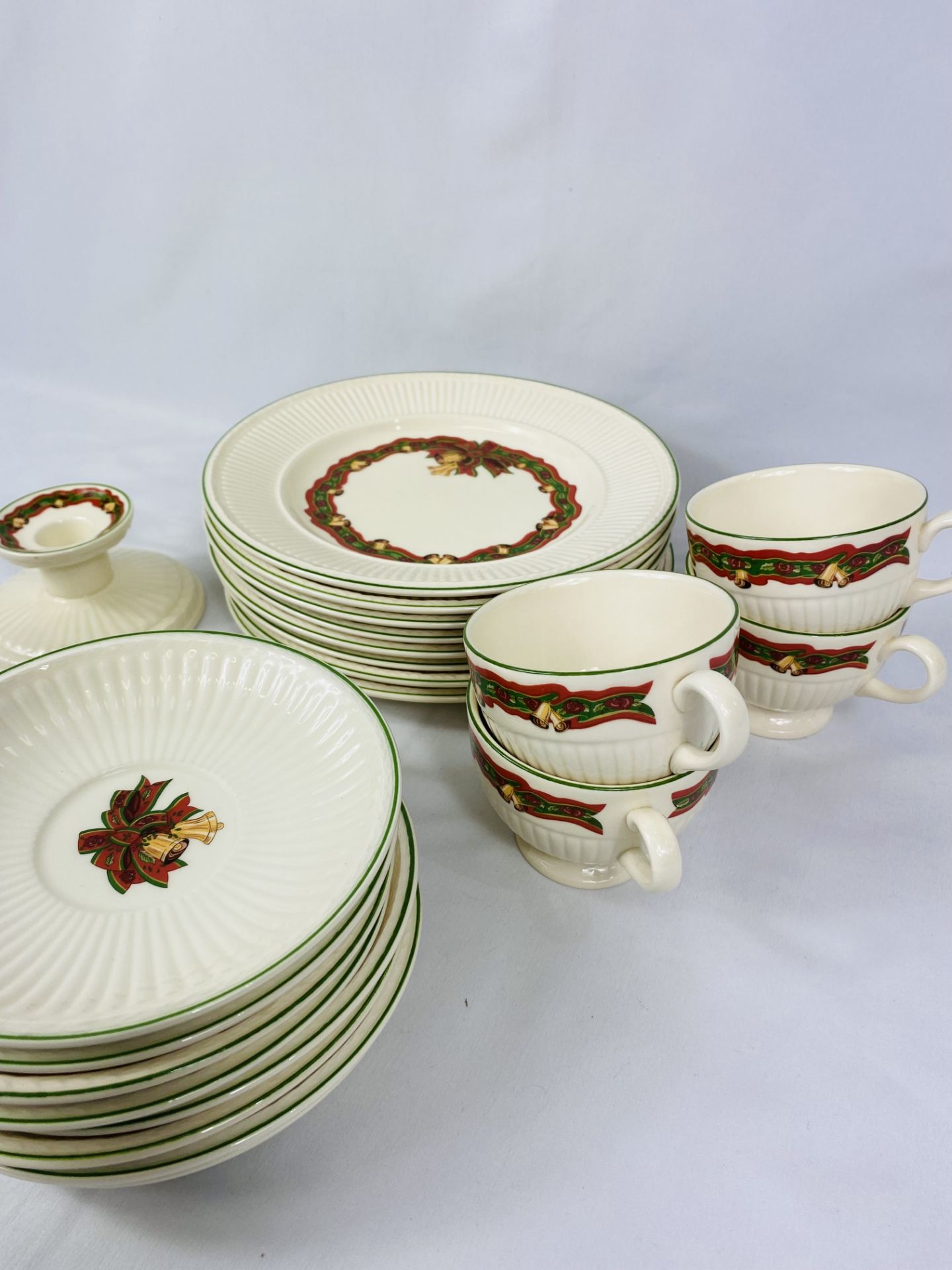 Wedgwood Queensware Christmas Time part tea set - Image 3 of 3