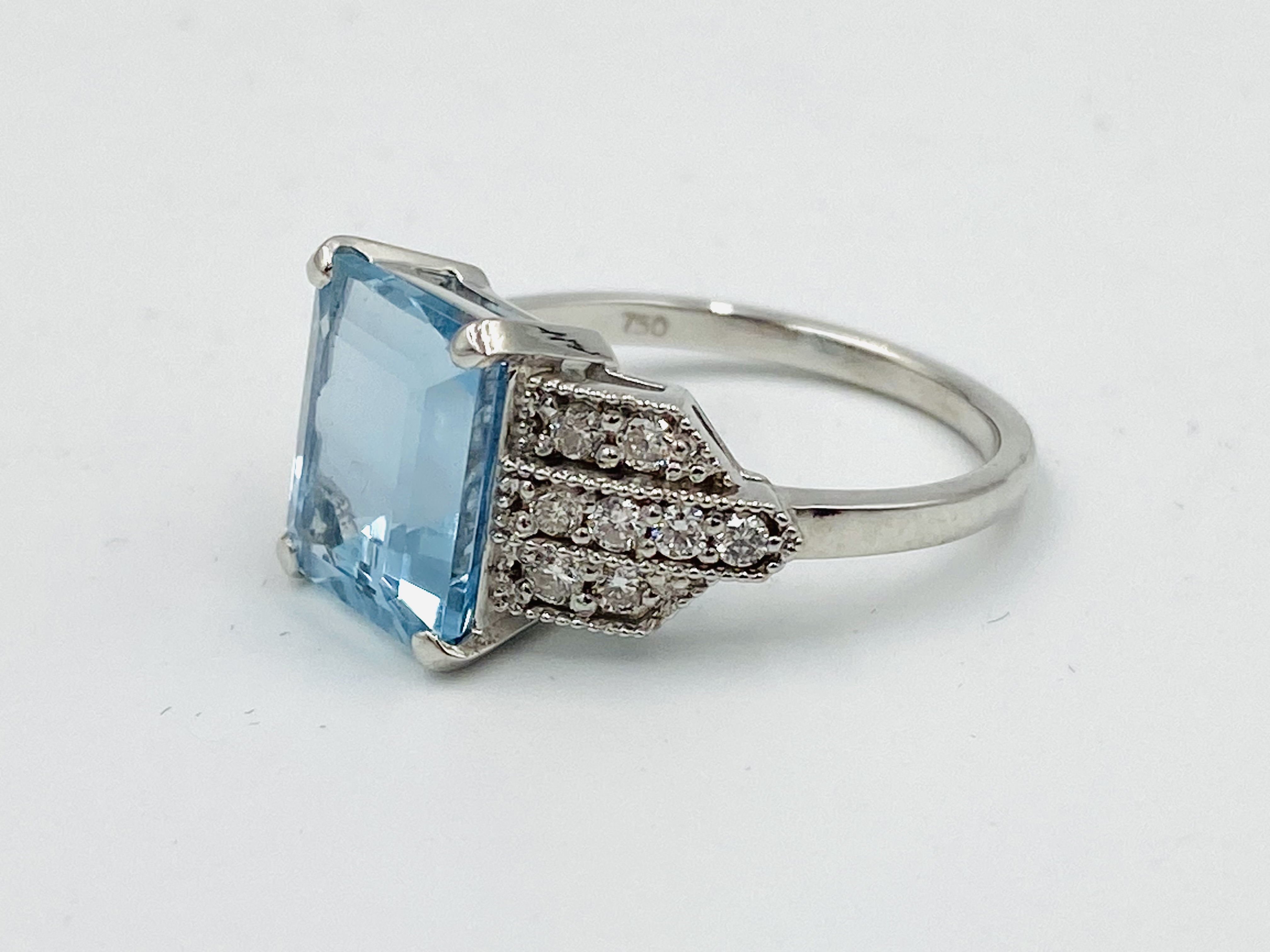 18ct white gold, aquamarine and diamond ring - Image 2 of 5