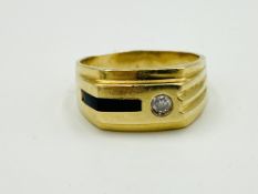 14ct gold ring, set with a diamond