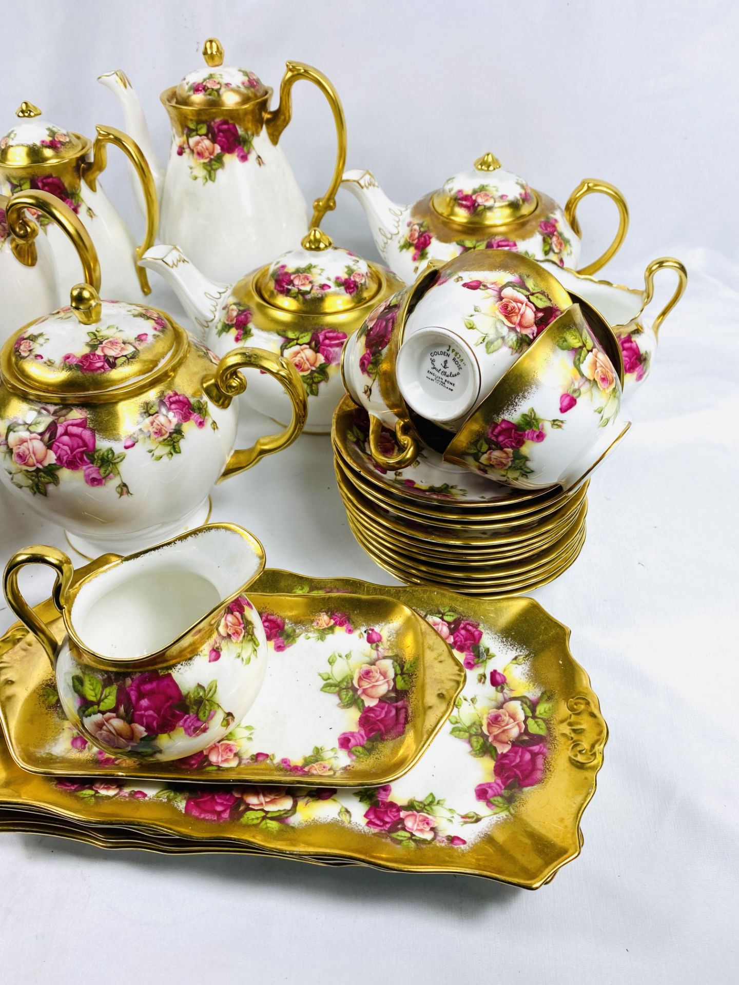 Royal Chelsea Golden Rose part dinner and tea set - Image 5 of 6